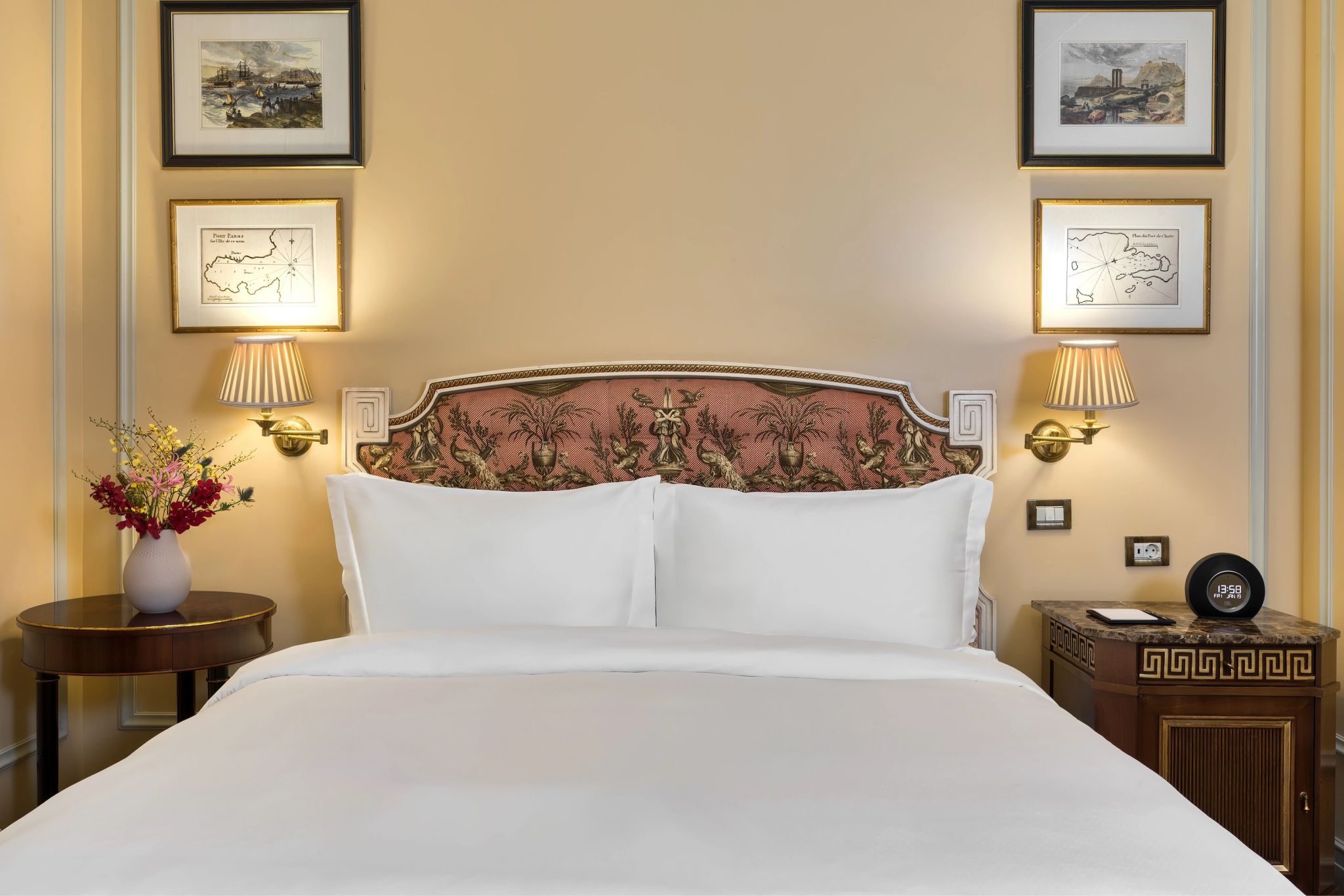 Classic King Courtyard View quarto de hotel - quarto classico - decoraçao classica