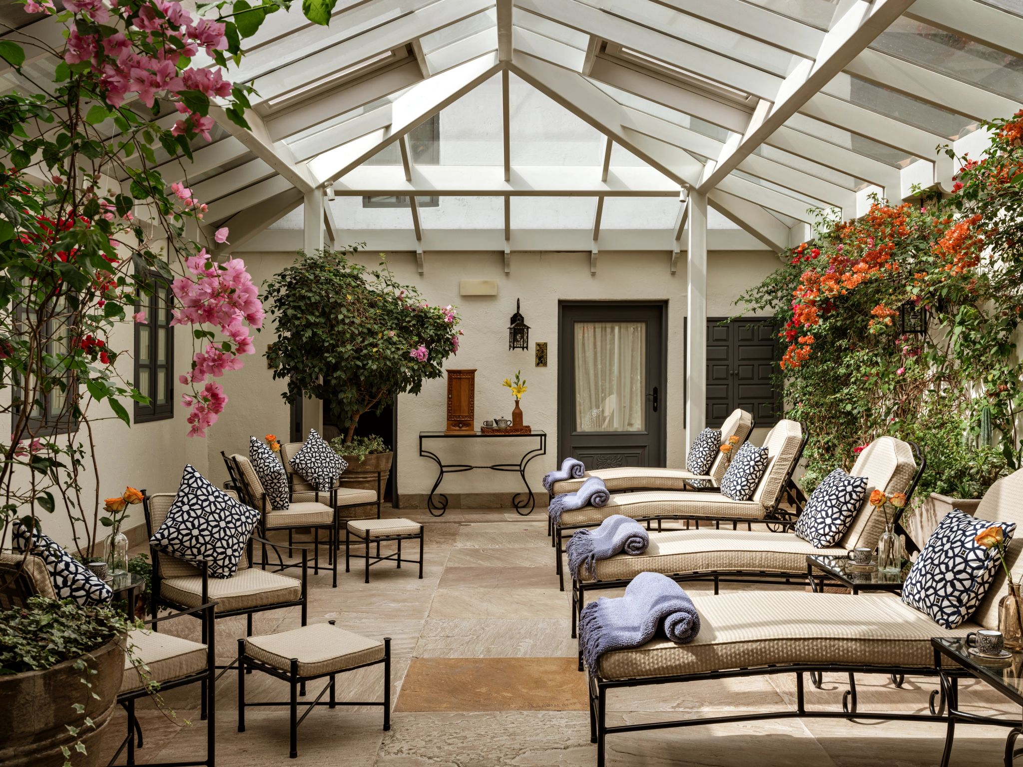 Hypnoze Spa espaco bem-estar – espreguicadeiras – spa