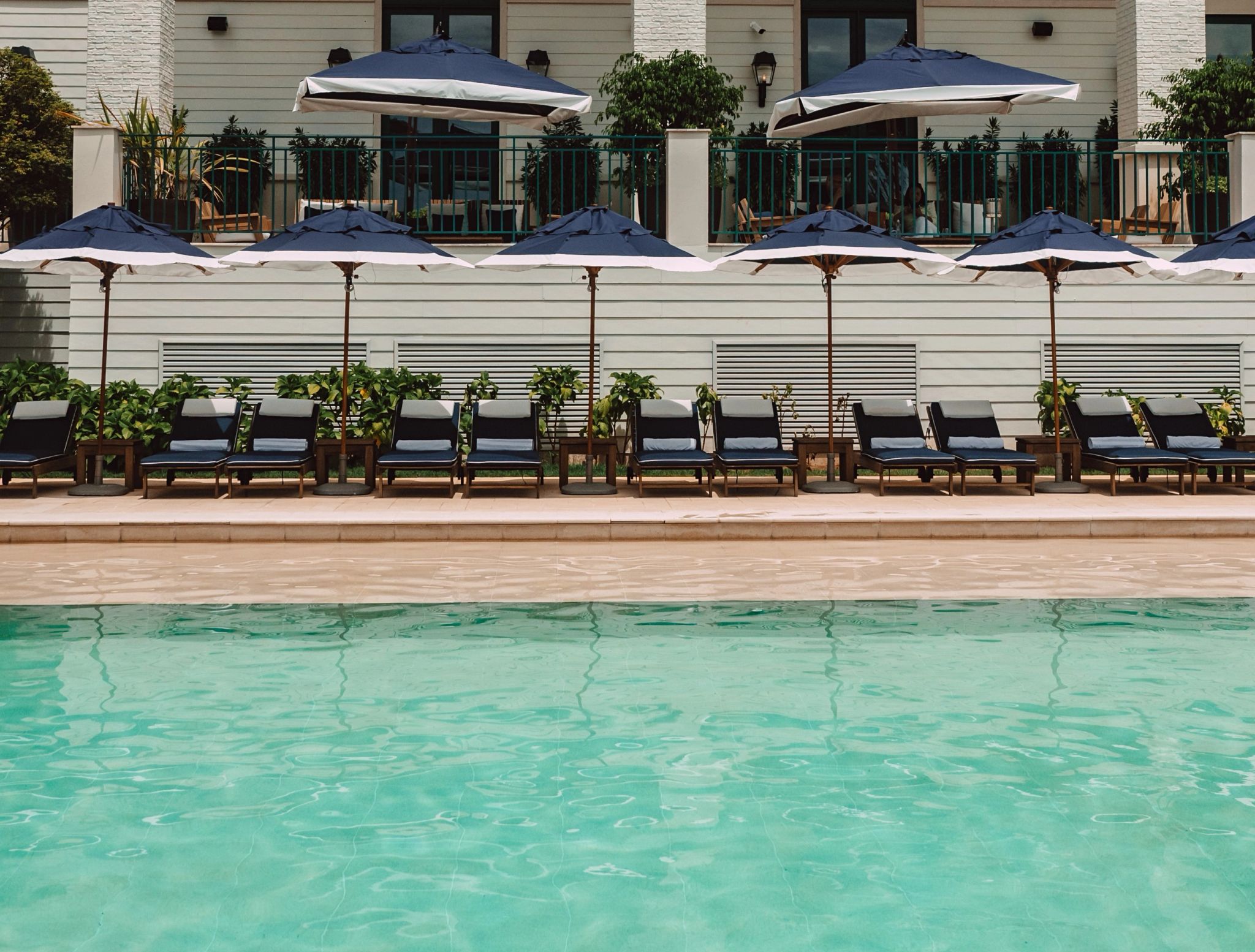 Piscina externa hotel com piscina - piscina externa - lazer ao ar livre - atividades de lazer