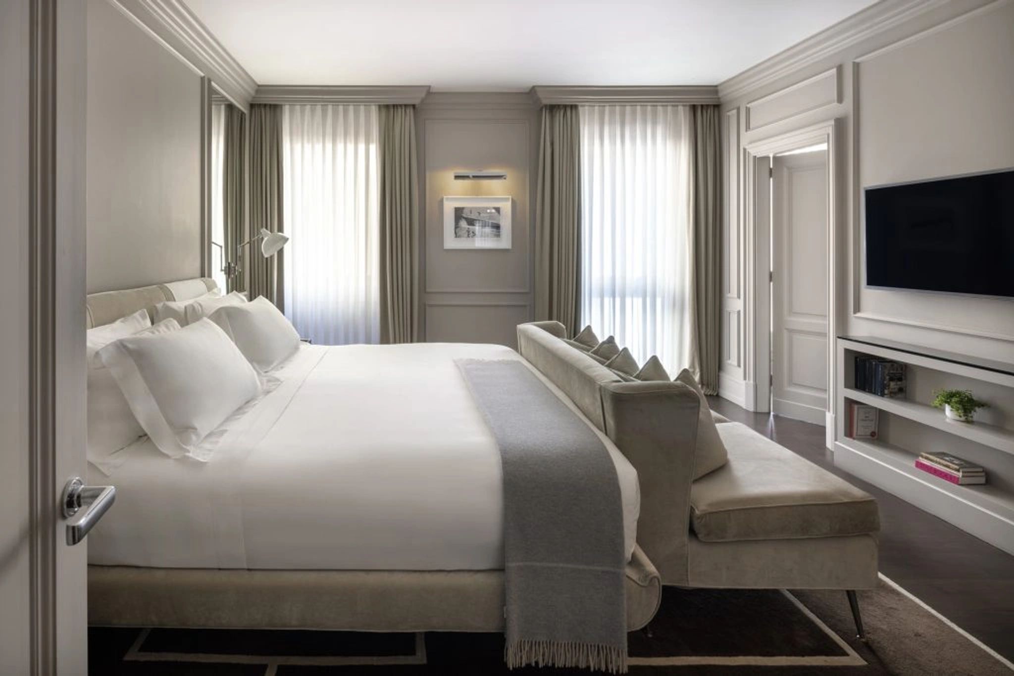 Portrait Suite River View enxoval de luxo - suite luxo italia - decoracao sofisticada