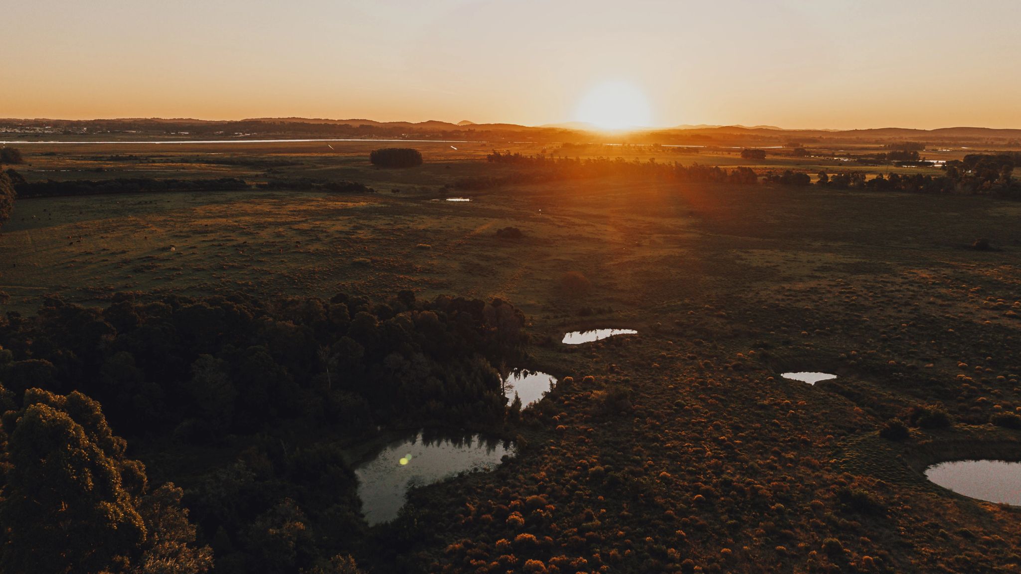 Vista aérea do hotel vista por do sol - paisagem rural - hotel no campo