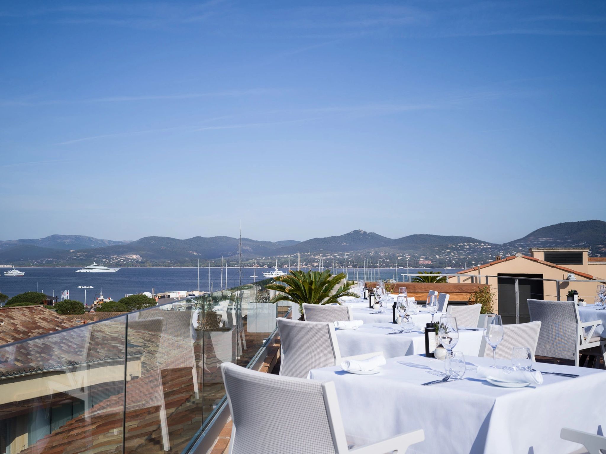 Restaurante Les Toits restaurante hamel les toits hotel de paris saint tropez-chef franco hamel-gastronomia francesa mesa fina