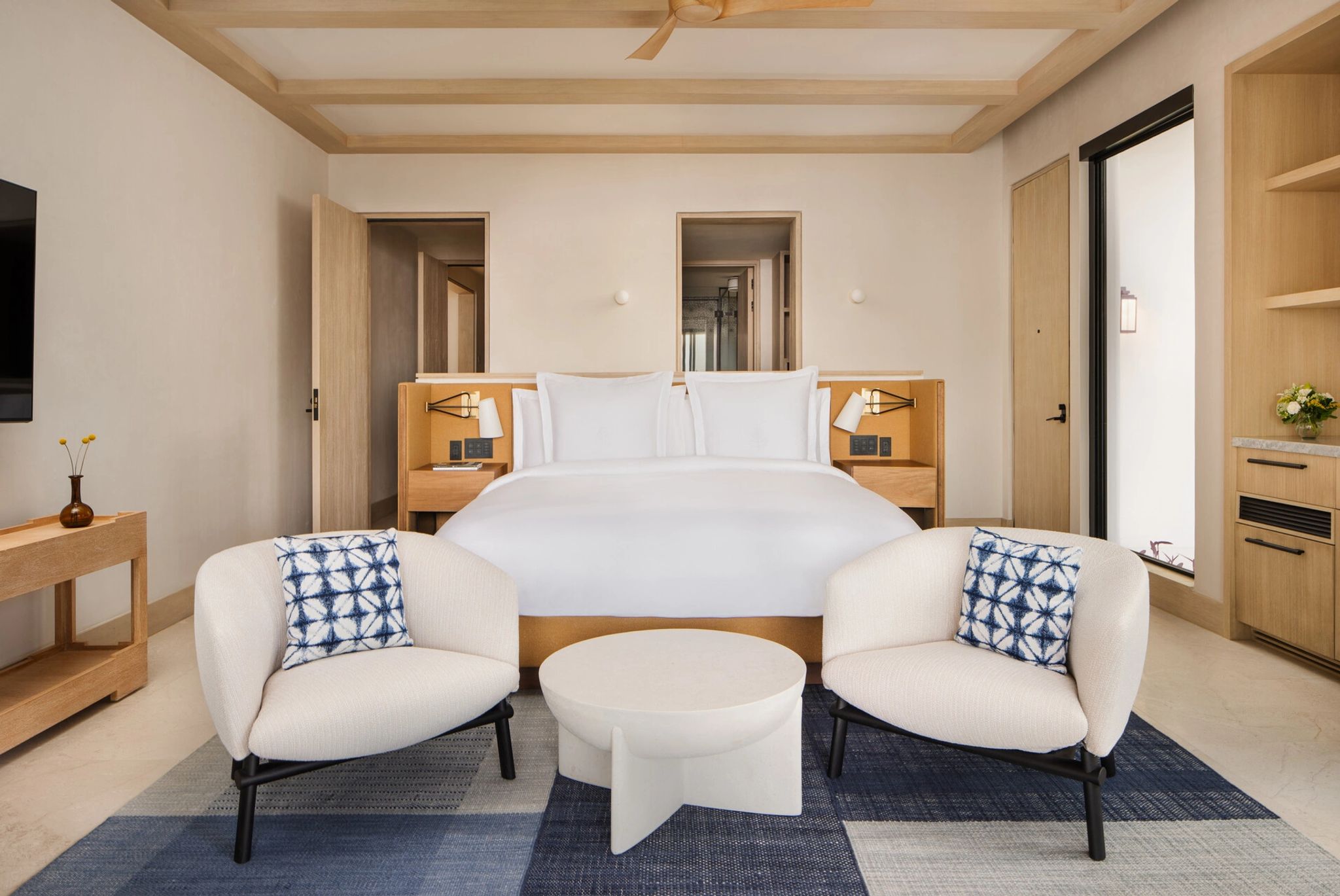 Ocean View Four Bedroom Villa quarto casal - cama king - decoraçao moderna