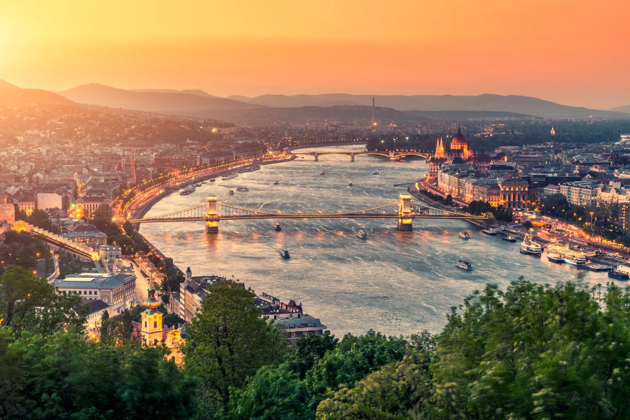 vista área da ponte e rio