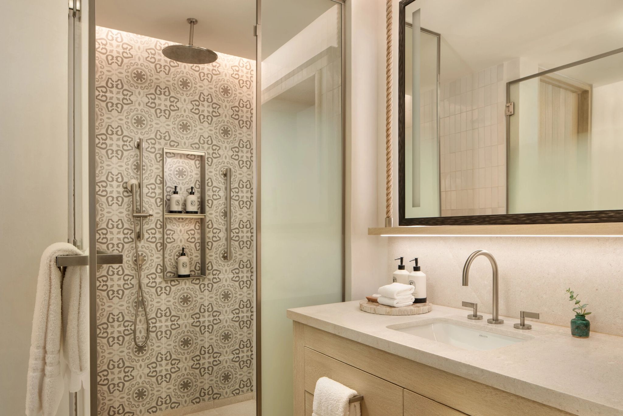 Ocean View Two Bedroom Residence chuveiro alta pressao - banho relaxante - banheiro chique