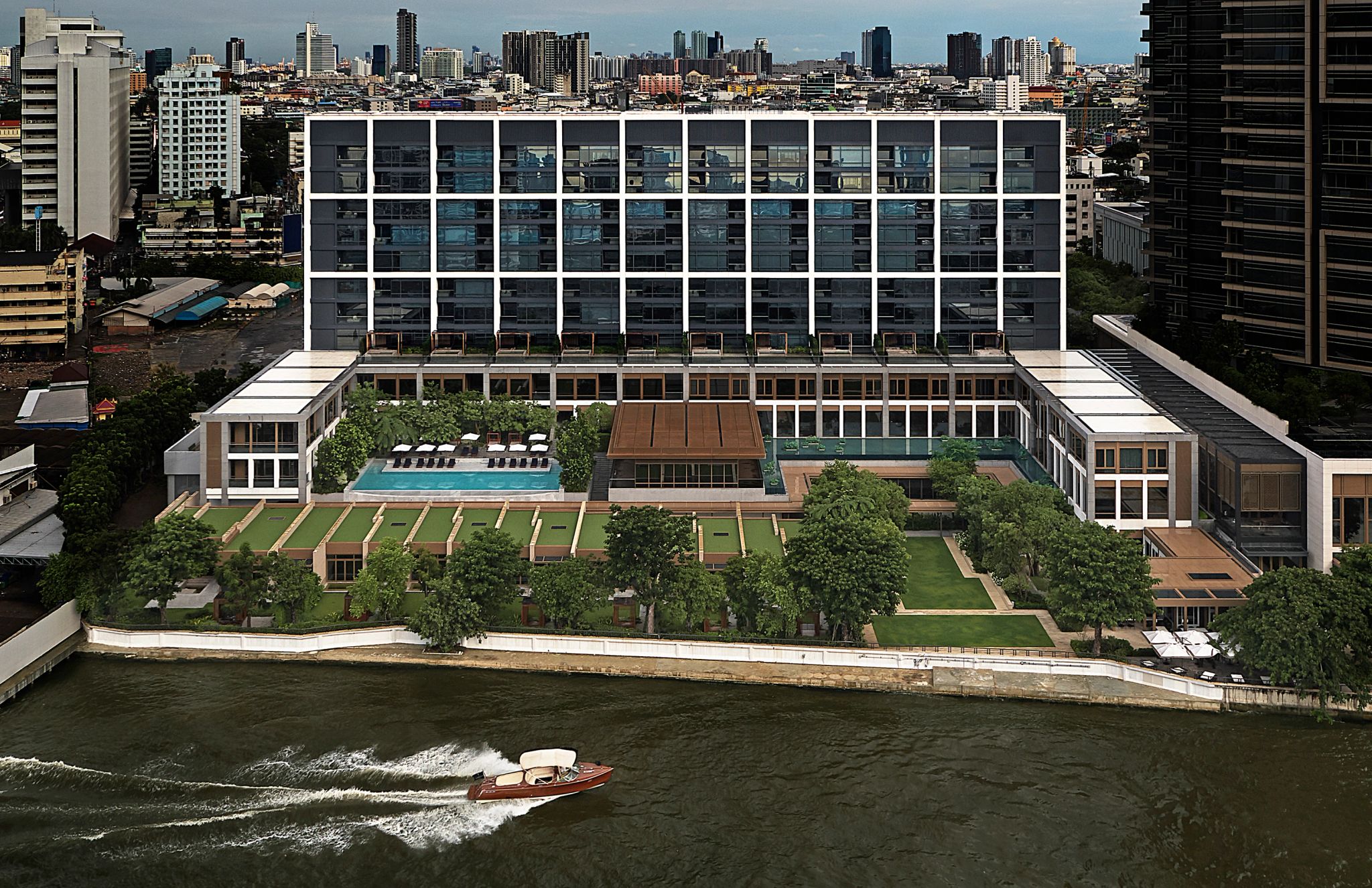 Capella Bangkk hotel beira lago - passeio de barco - transfer de barco