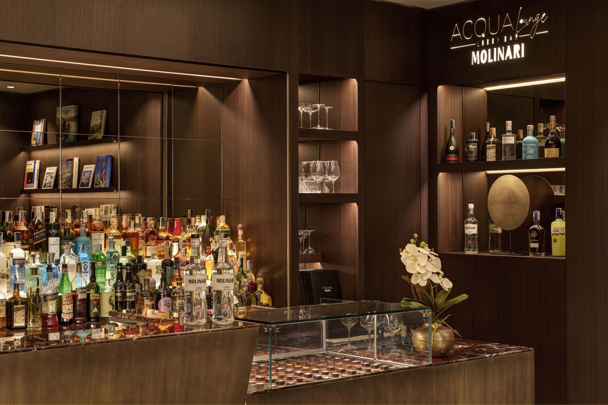 vitirne de bebidas - bebidas premium - bar de luxo