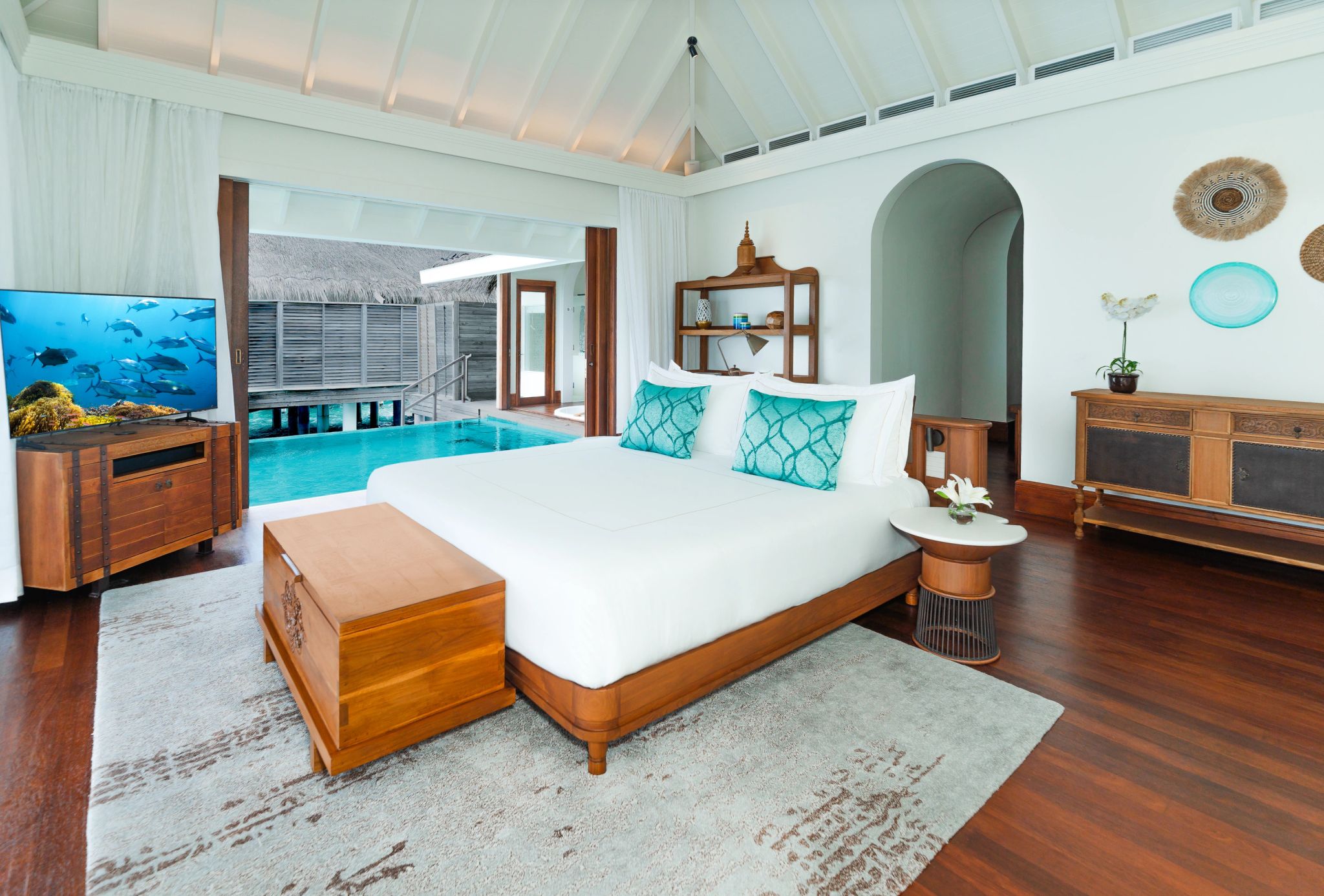 Over Water Pool Villa cama king - quarto casal - decoraçao moderna