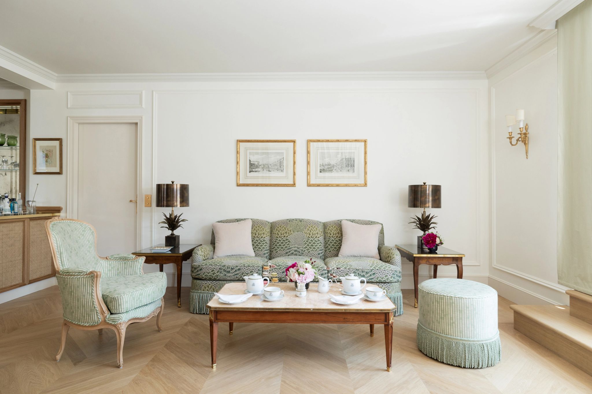 sala de estar - suite com sala - sala chique