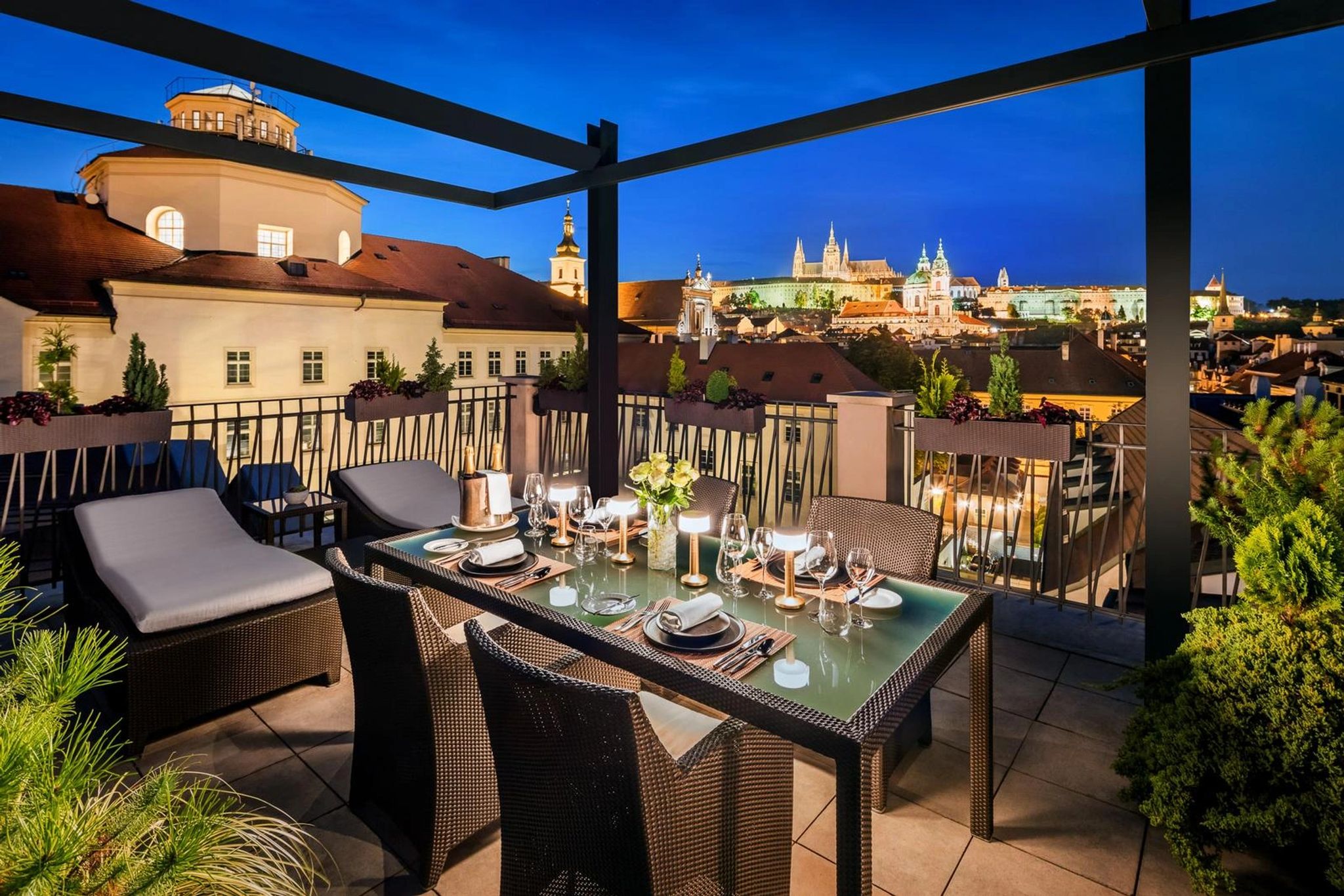 terraco privativo panoramico - vista castelo praga - suite torre