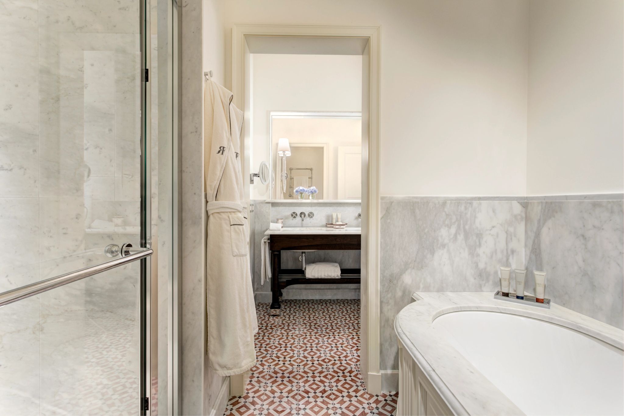 Superior Suite banheiro amplo – banheira de luxo - banheira de imersao - banho premium