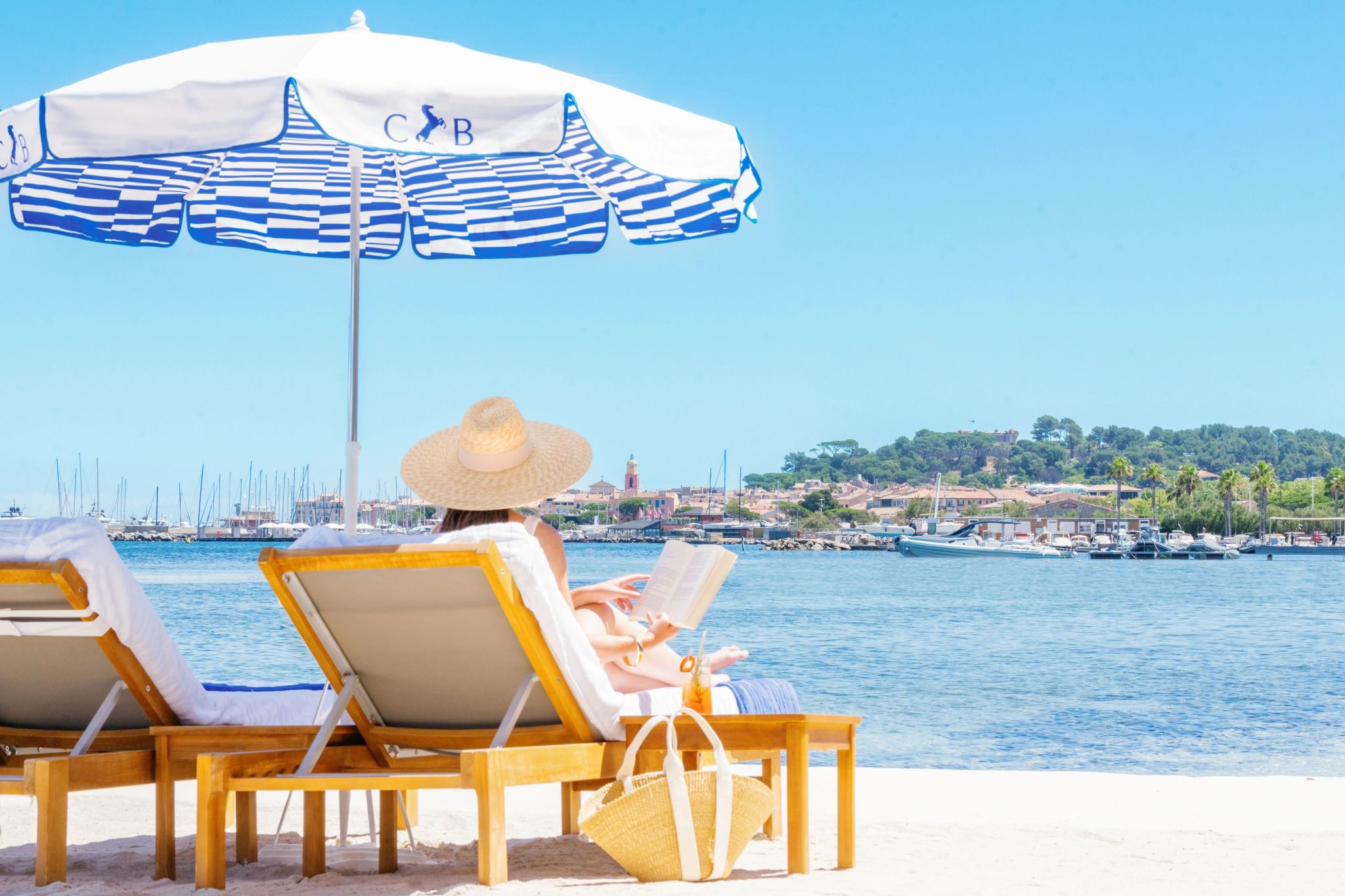 Praia do hotel  praia privativa – praia em st tropez – mar em st tropez - beach club