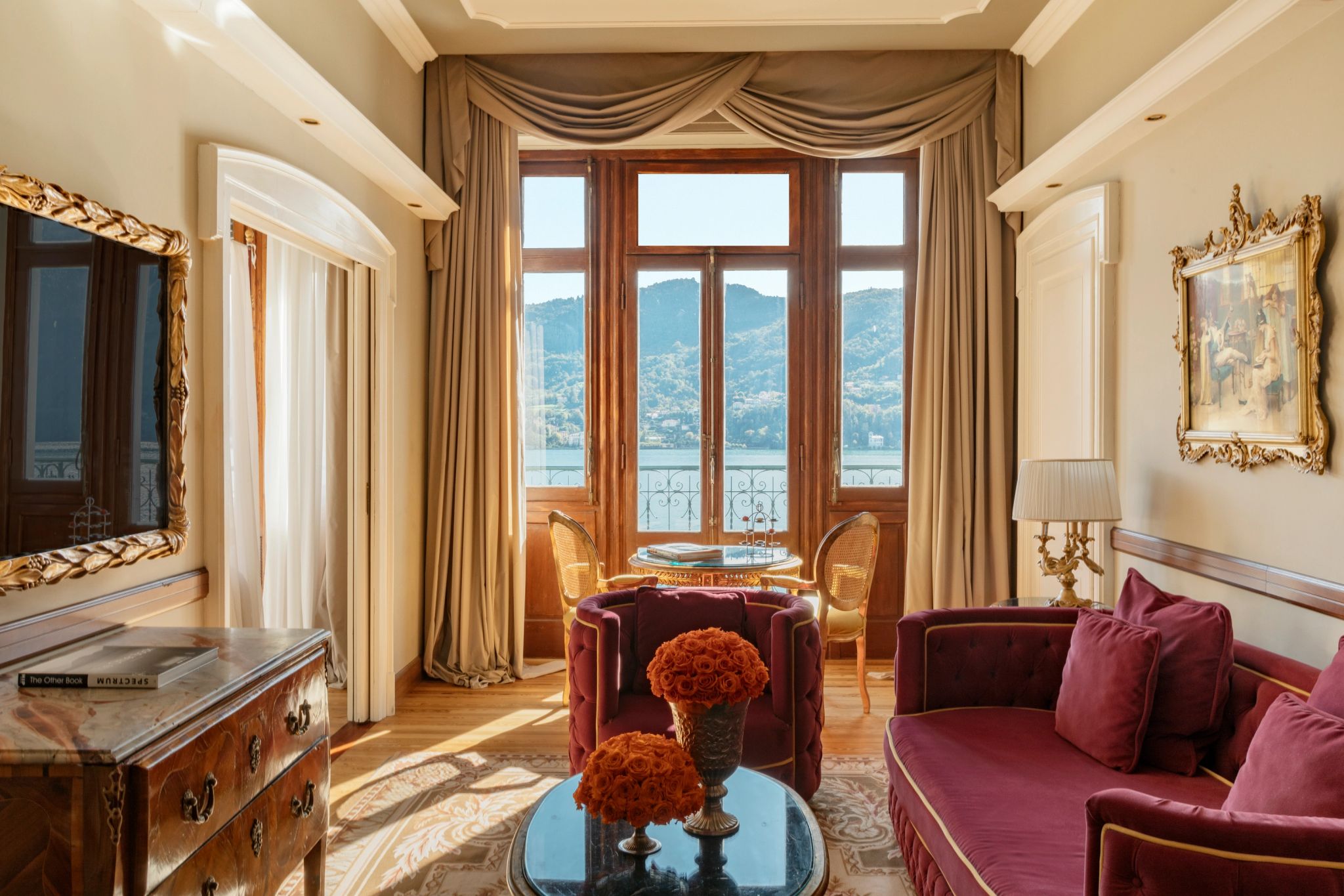 sala de estar - vista lago di como – mobiliario classico