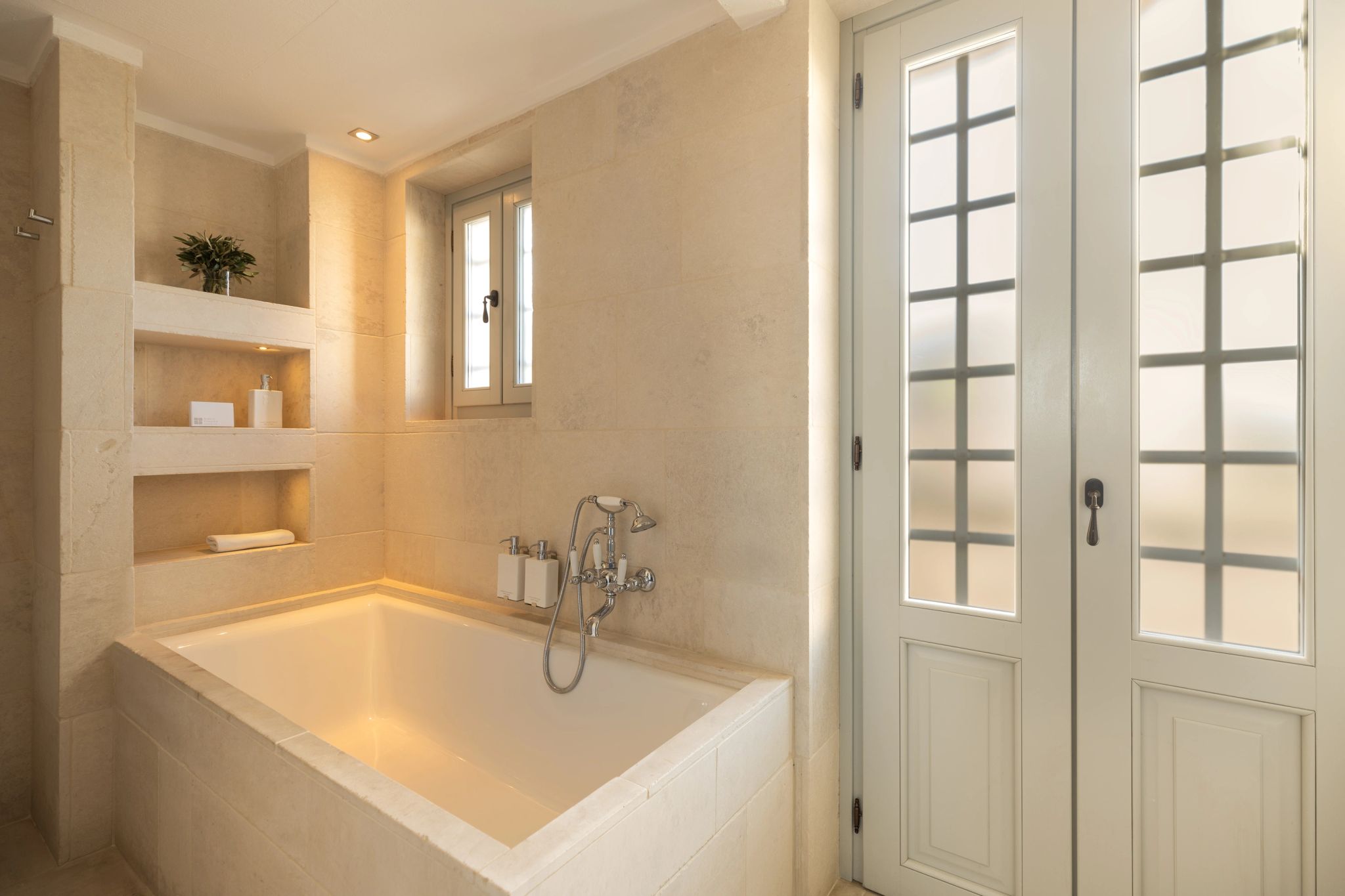 Borgo Casa Bella banheira grande – banheiro premium – banho de banheira