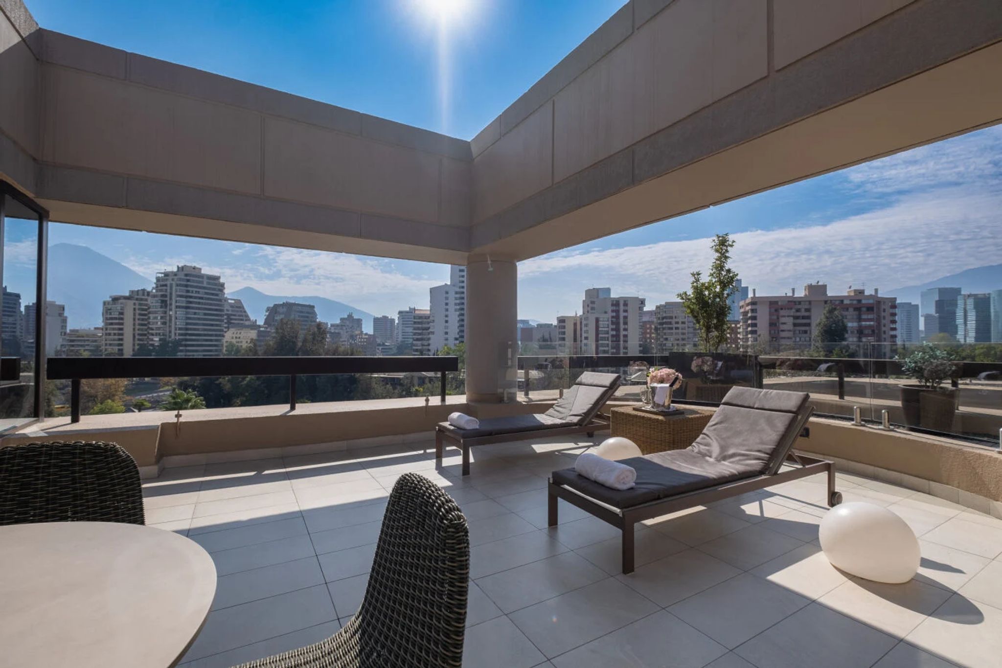 suite com terraço - terraço privativo - terraço vista santiago - area externa