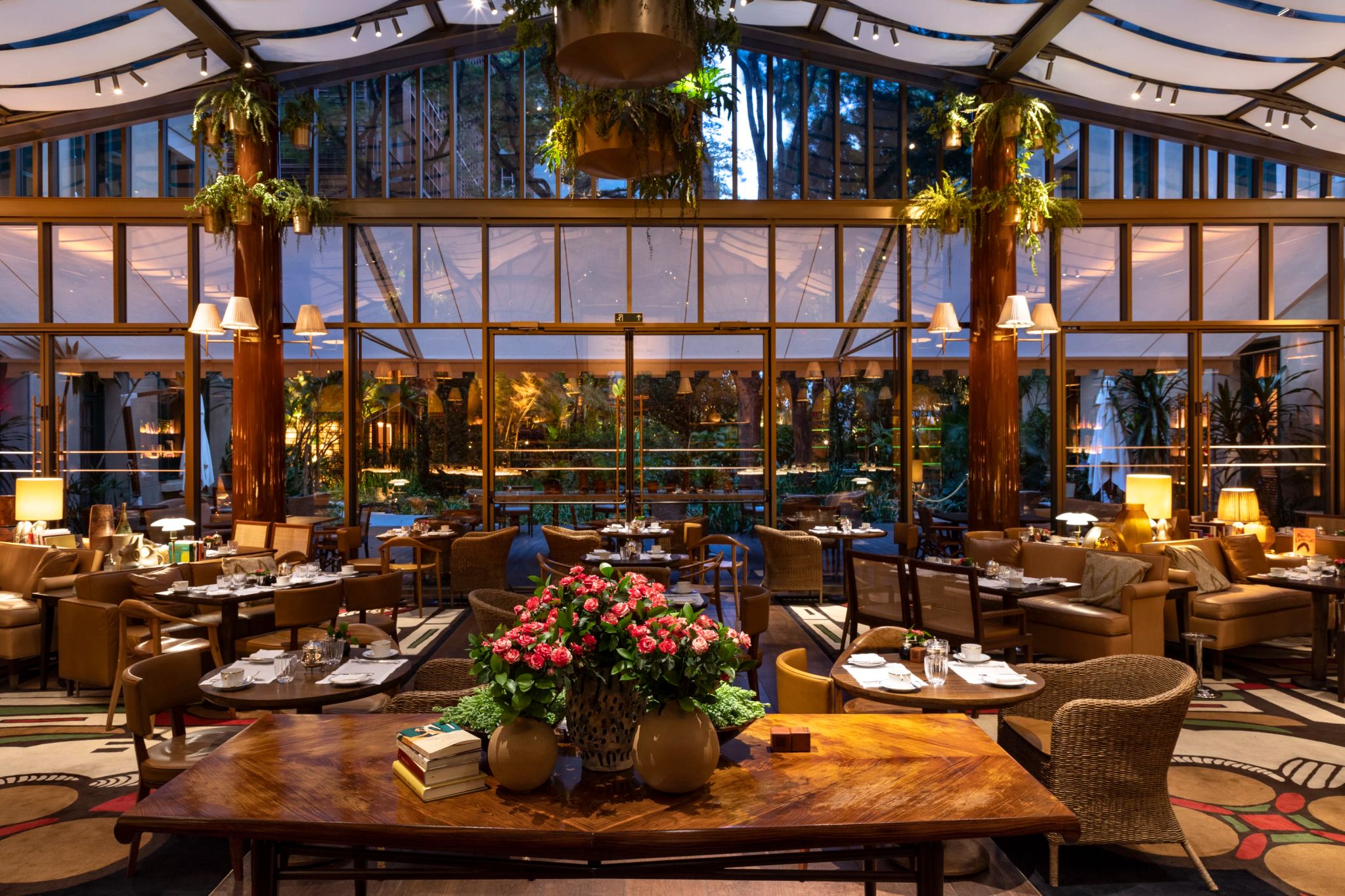 interior do restaurante le jardin no rosewood