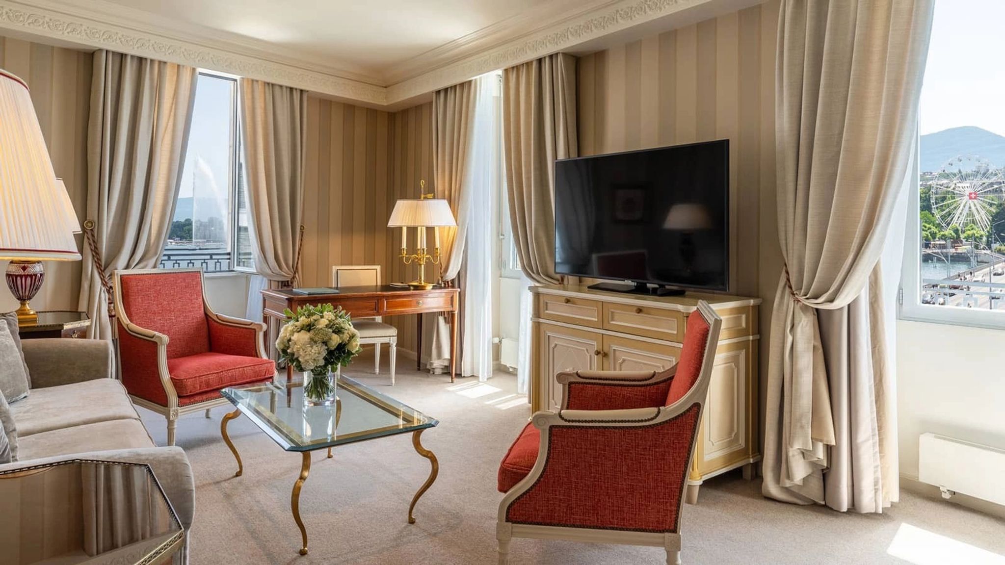 Mont Blanc Suite sala de estar - sala classica - sala com tv - decoraçao classica - sala ampla - suite com vista