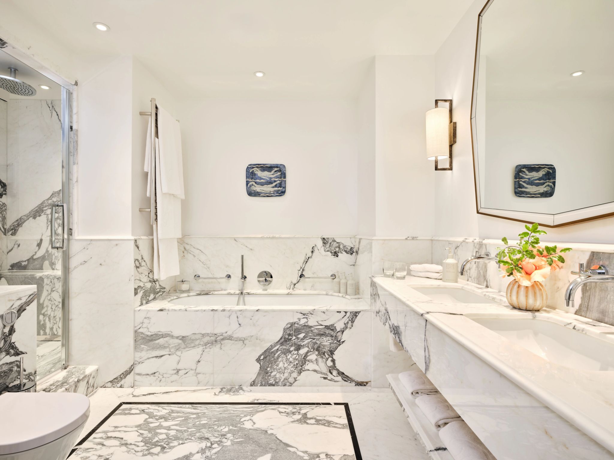 Nightingale Suite banheiro em marmore - banheira de imersao - banho premium