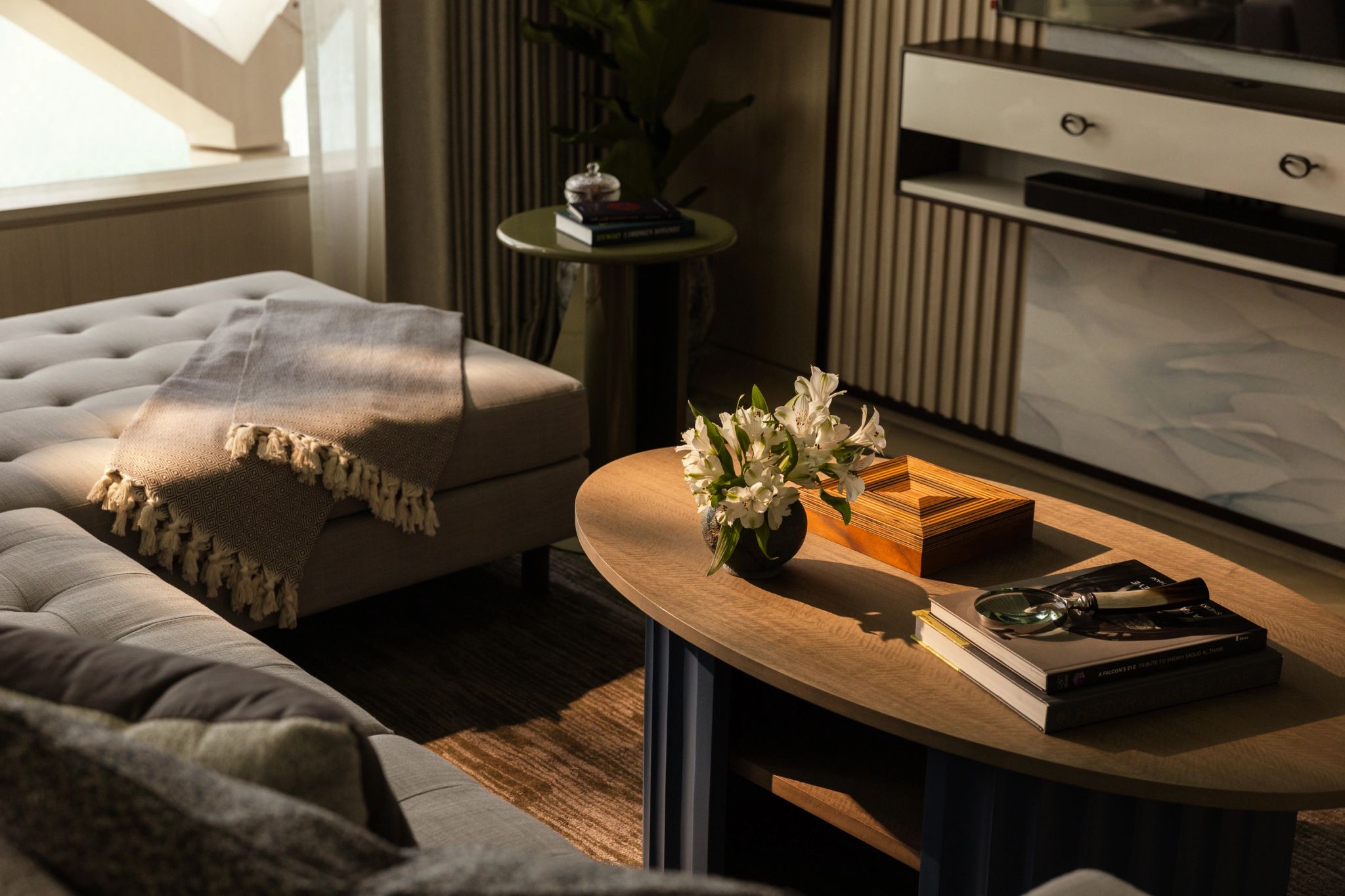 One Bedroom Lusail View Apartament sala de estar - sofa confortavel - sala moderna