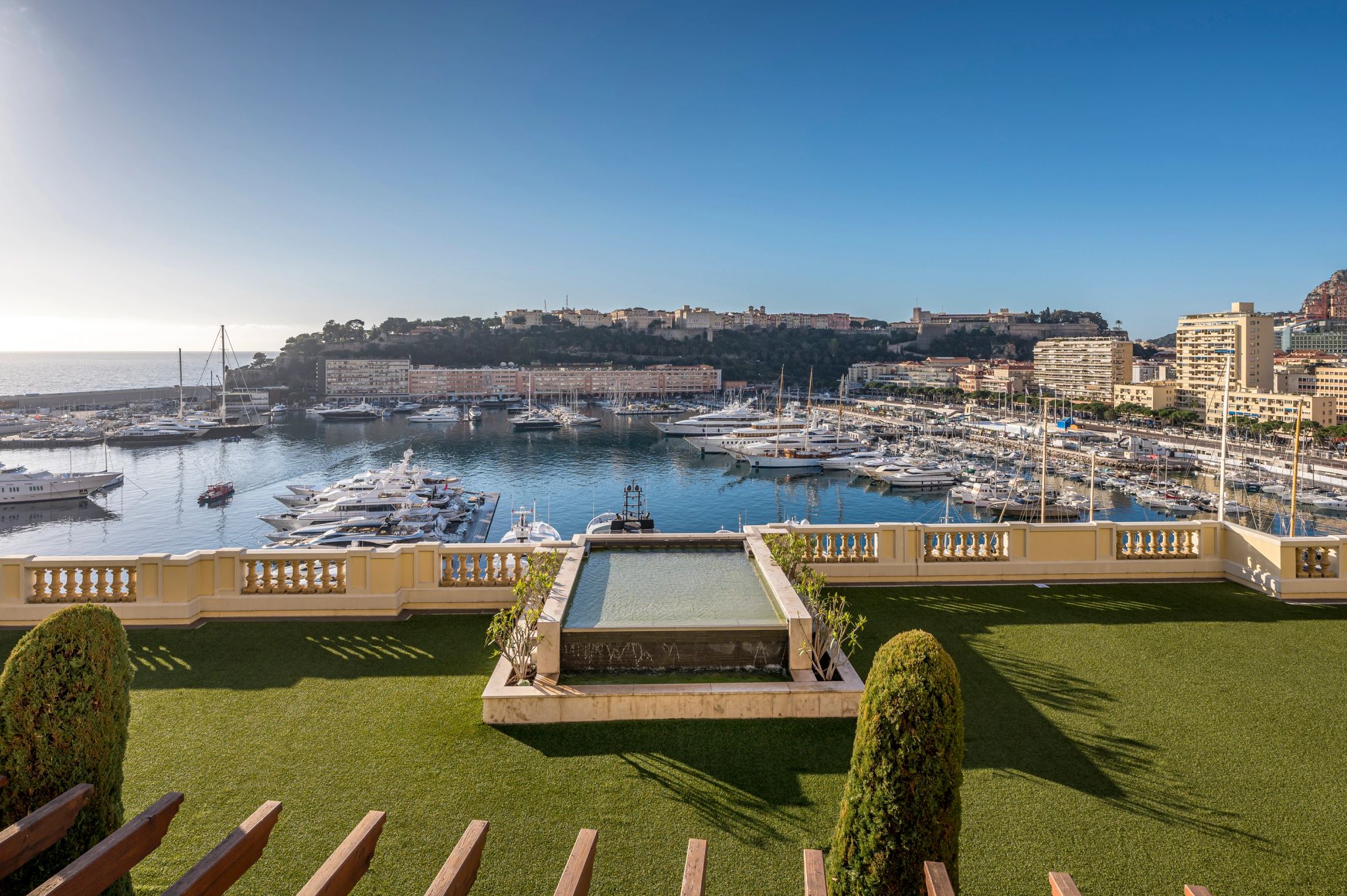 vista cidade monte carlo – vista mar – barcos de luxo - porto de monaco - vista porto