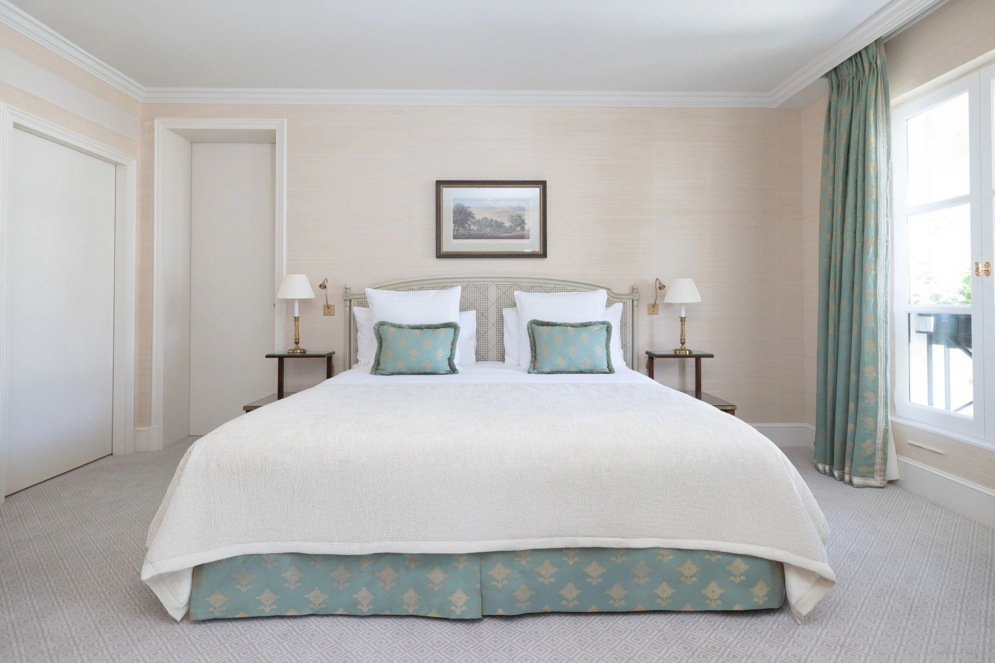 suite de luxo - cama king - suite moderna 