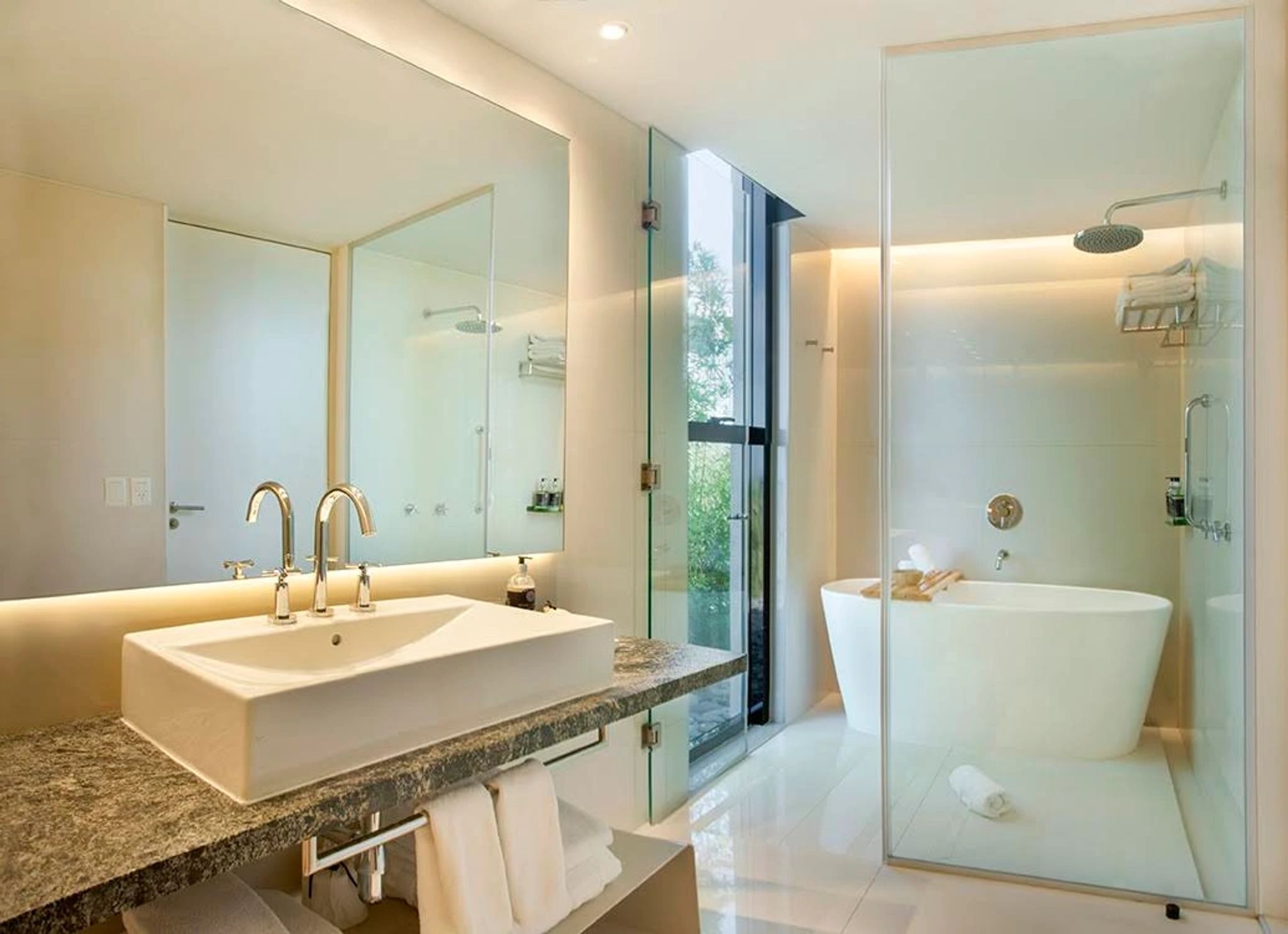 Two Bedroom Villa banheiro amplo - banheira - banho premium