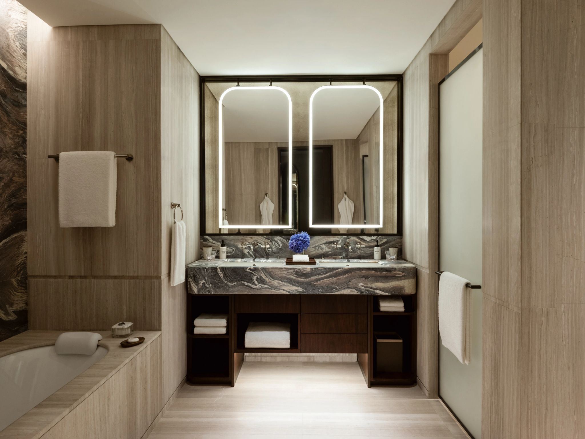 Two Bedroom Lagoon View Apartment banheira de imersao - banho premium - banho de banheira