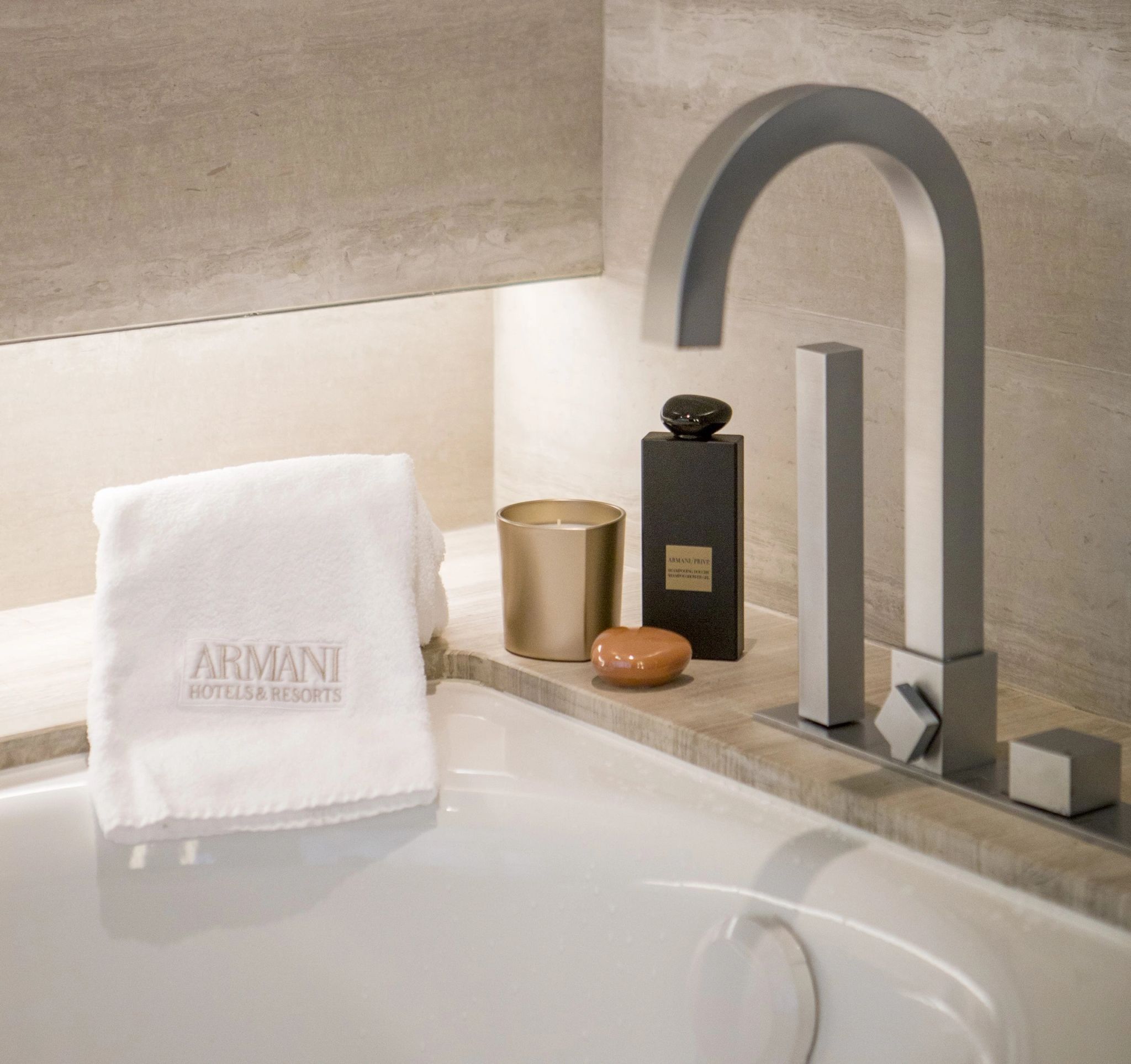 produtos de banho - armani prive - amenidades armani - banho de banheira
