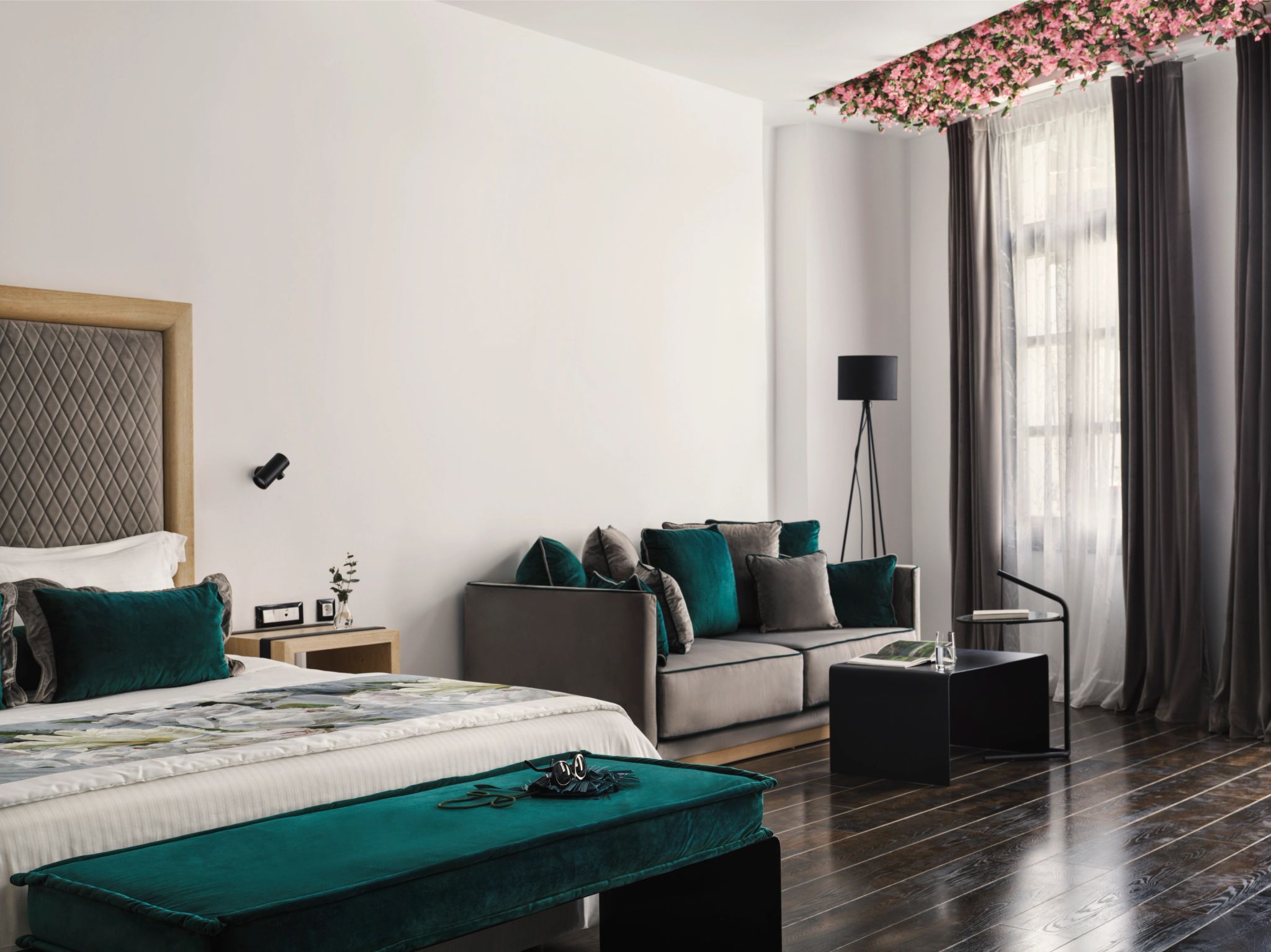 Senior Jetted Tub Suite Sea View suite com sala - suite de luxo - decoraçao grega