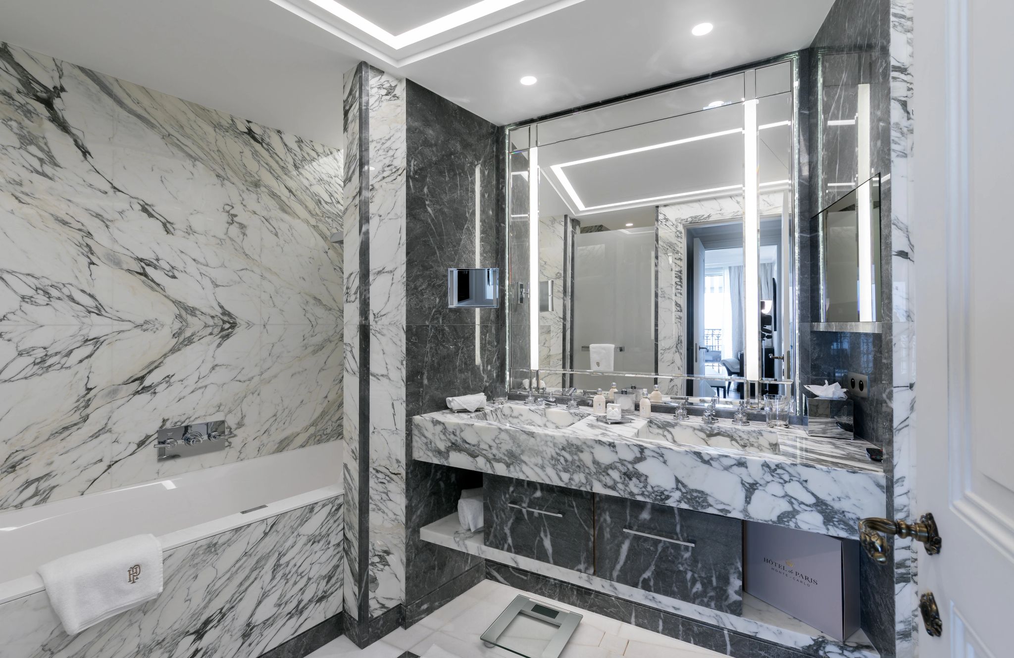 banheira – banheira de imersão - banheiro com banheira