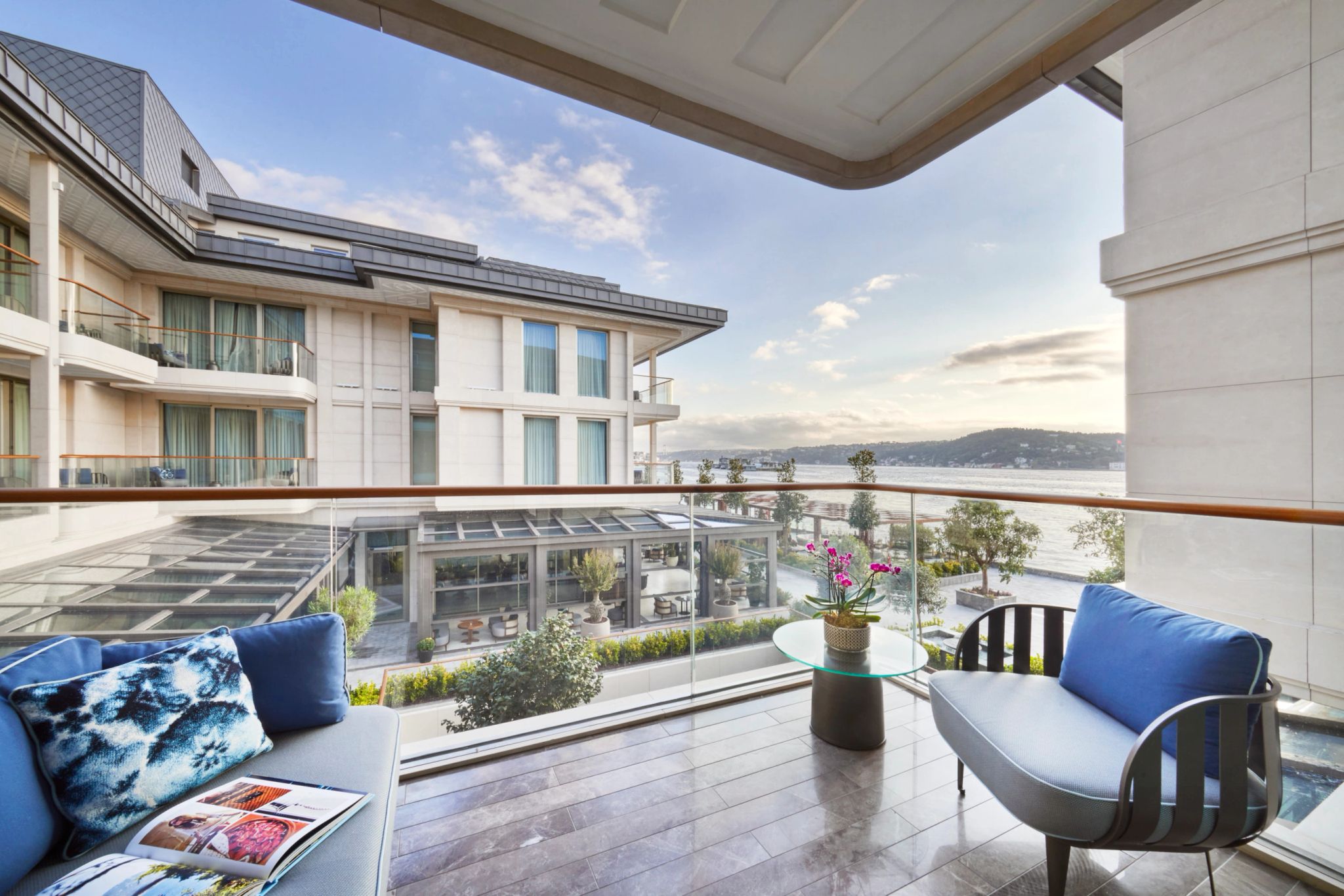 varanda mobiliada - quarto com varanda - varanda privativa