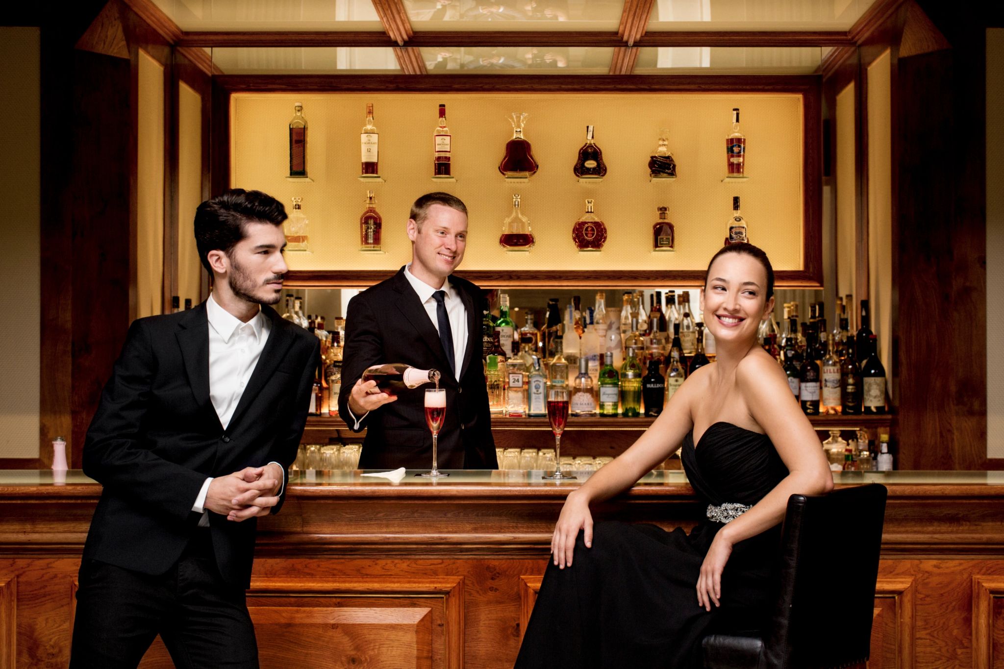 El Bar del Majestic vida noturna - bar de luxo - balcao de bar - degustaçao de bebidas