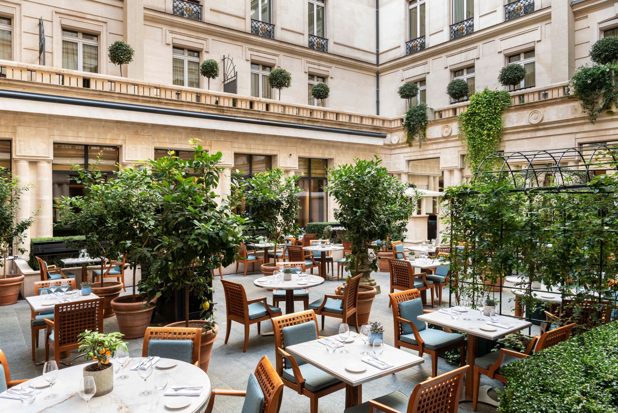 Café Jeanne terraço do restaurante - refeiçoes ao ar livre – culinaria de alto padrao