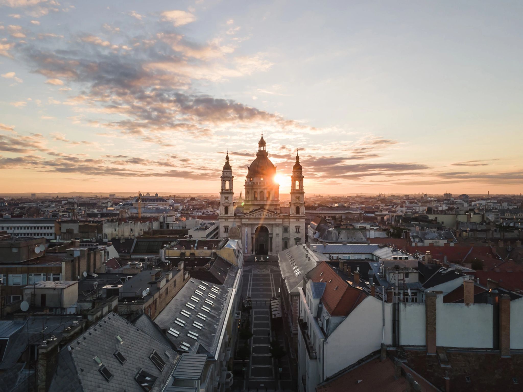 Arredores do hotel  budapeste – hungria – turismo em budapeste - pontos turisticos