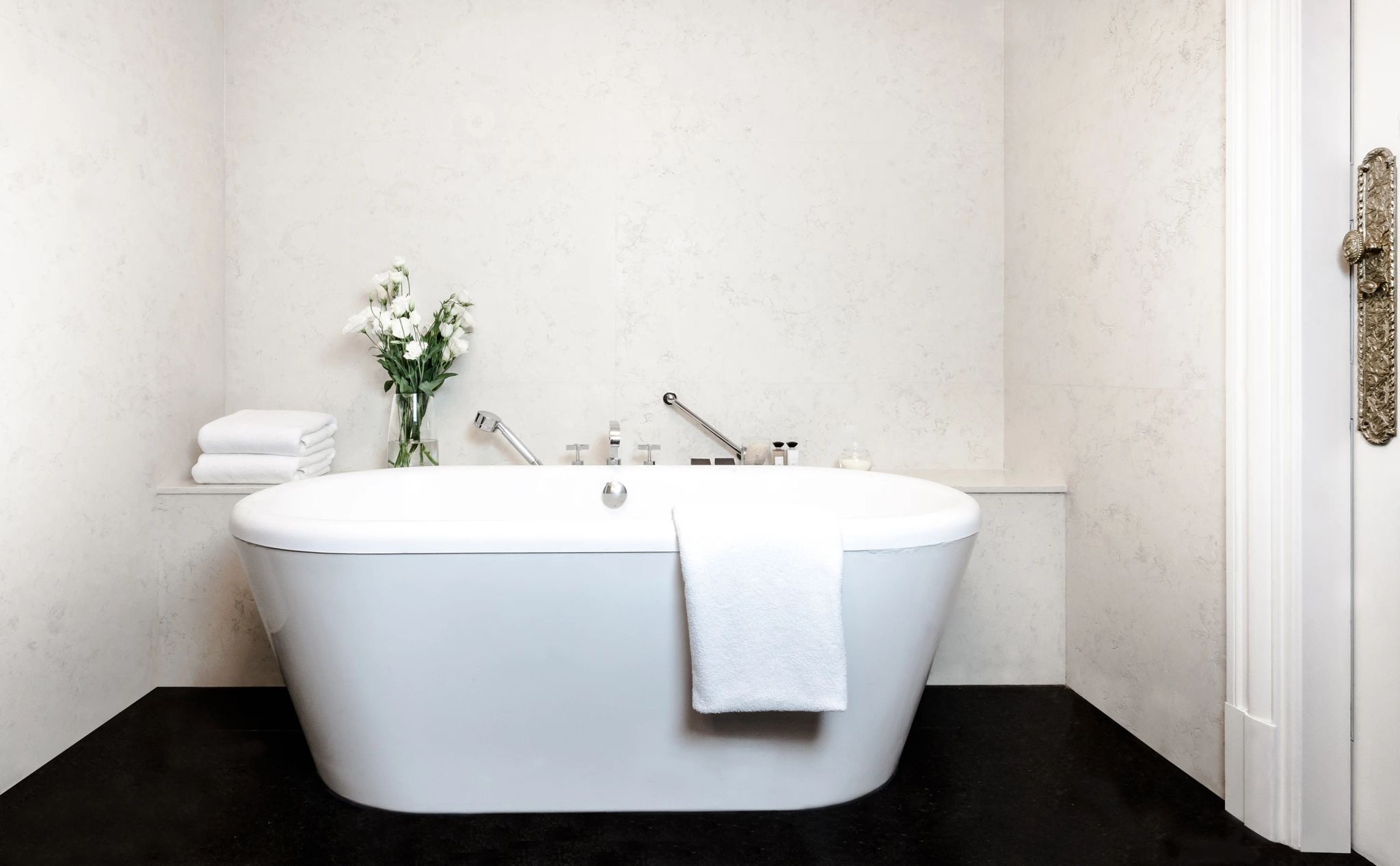 banheira independente - espaço para relaxamento