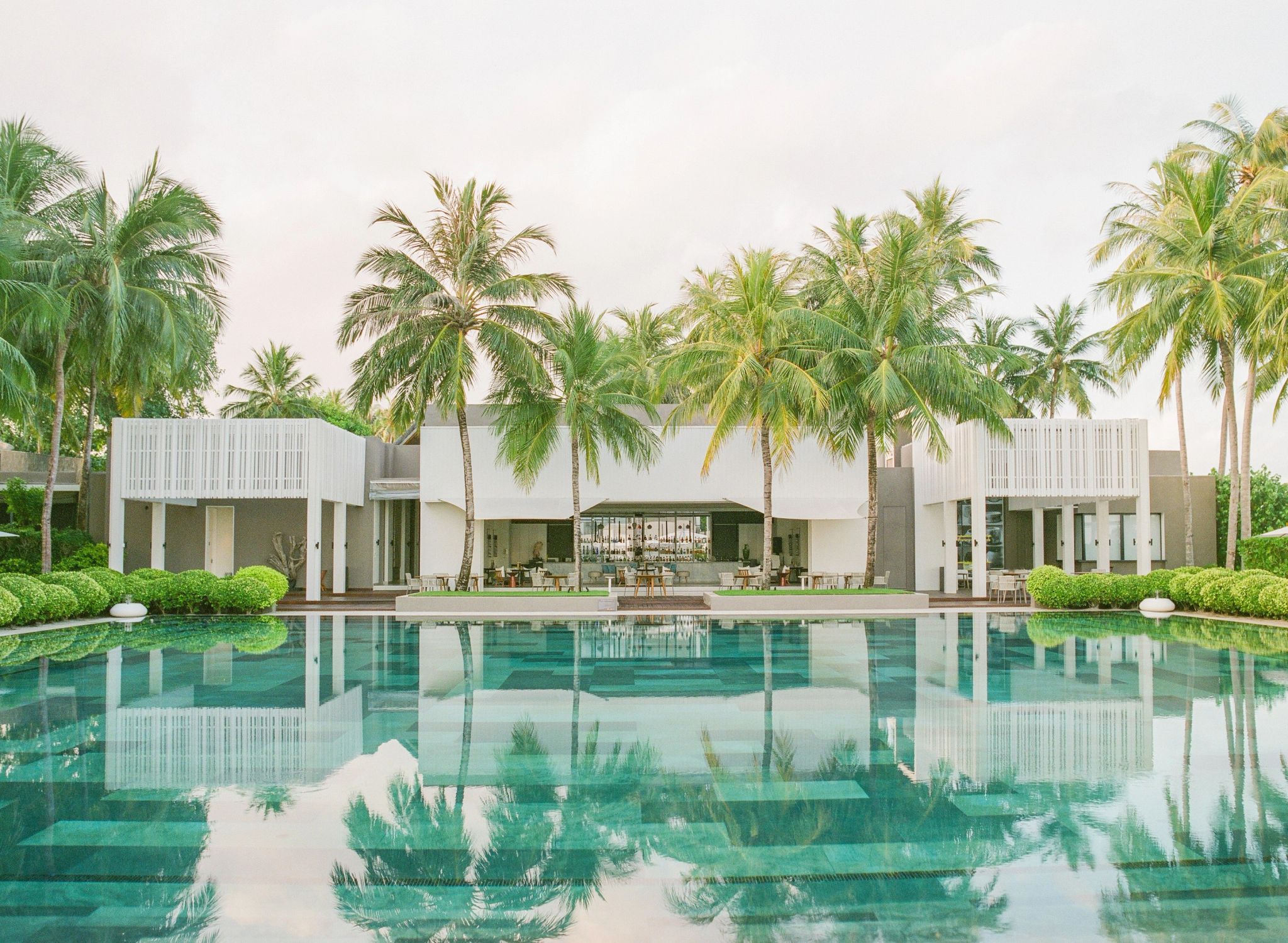 The White Bar bar de luxo – piscina de luxo – area de lazer