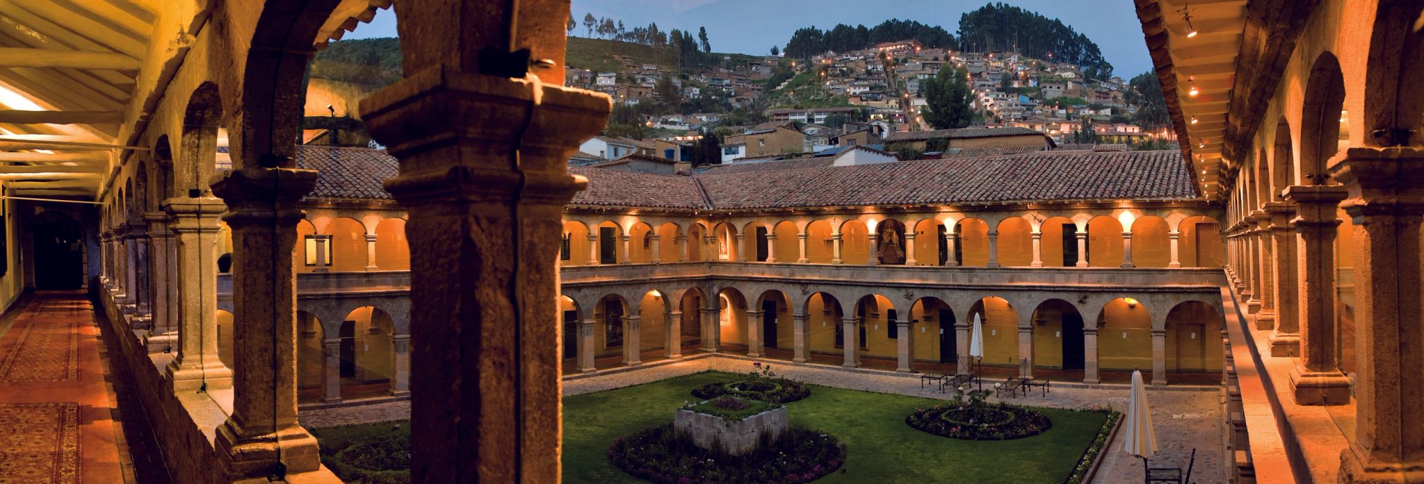 Pátio Principal patio – area externa – jardim de luxo