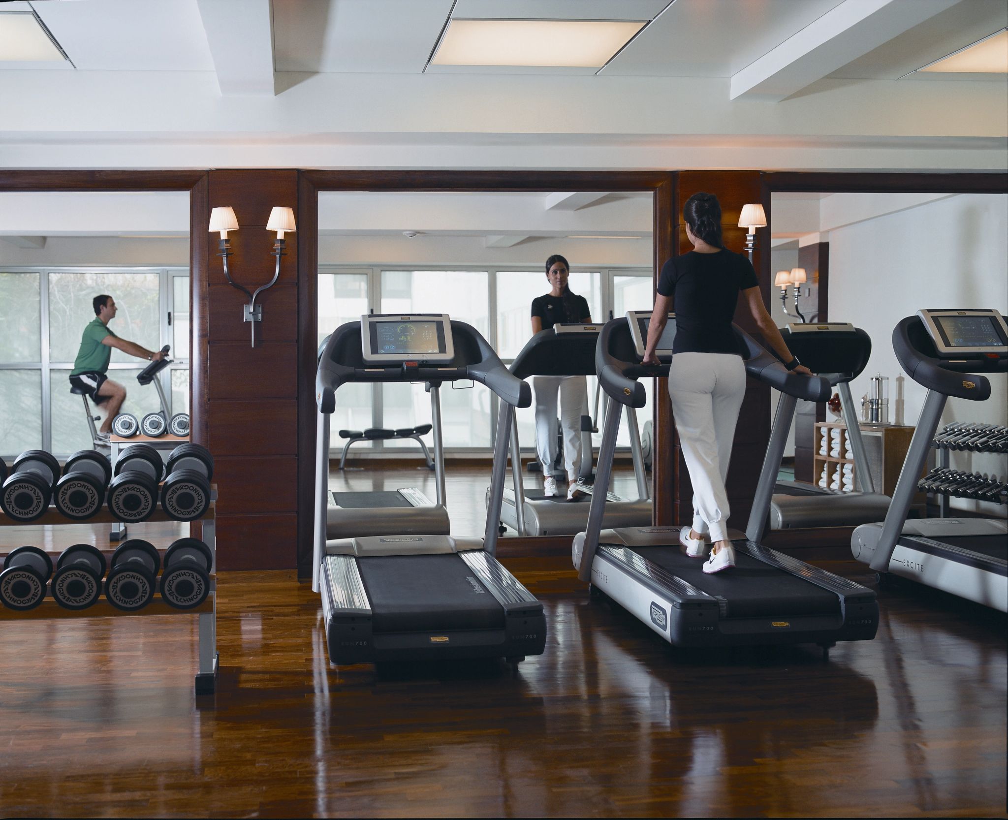 Academia do hotel academia moderna - espaço fitness - vida saudavel