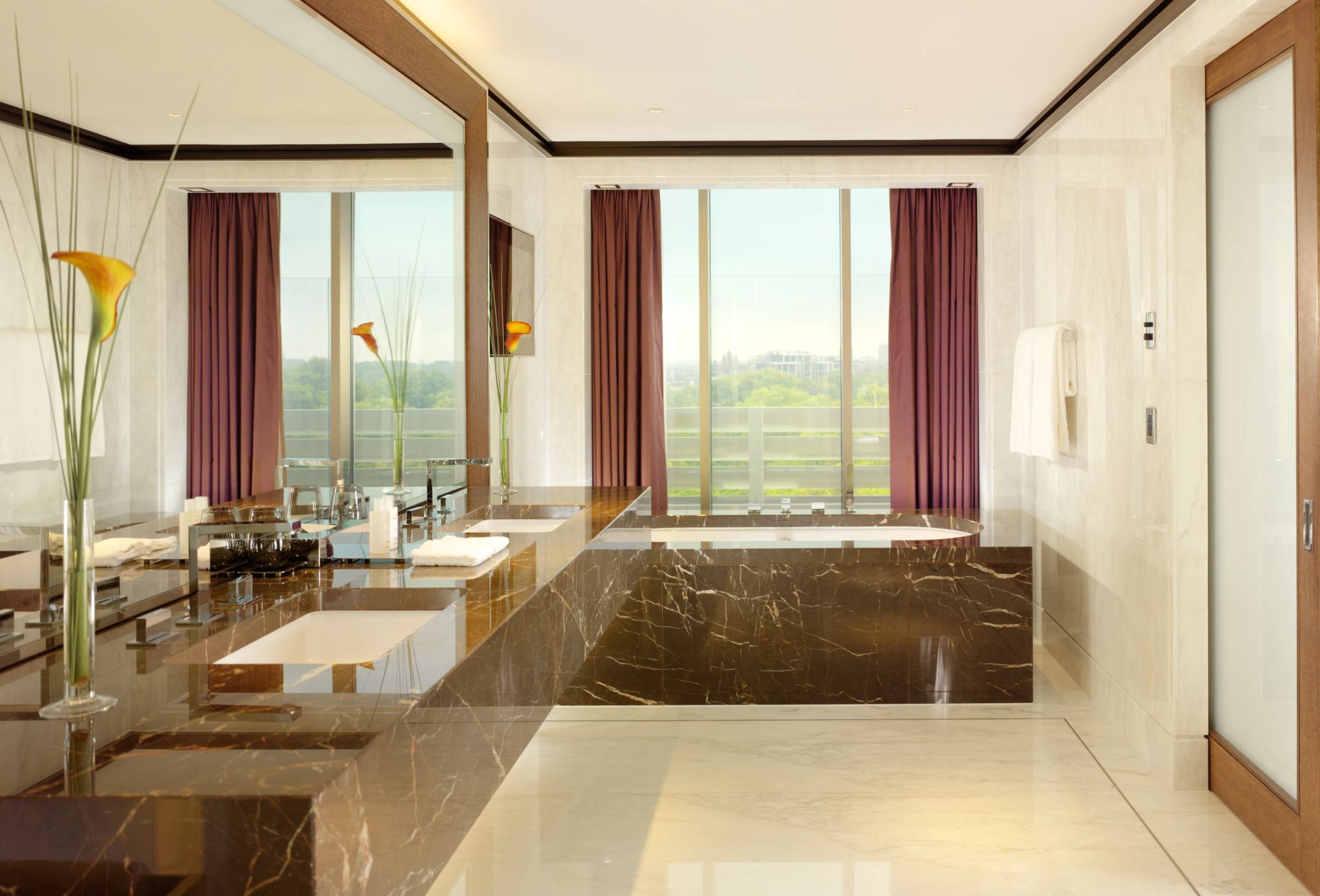 banheiro penthouse suite - banheiro em marmore