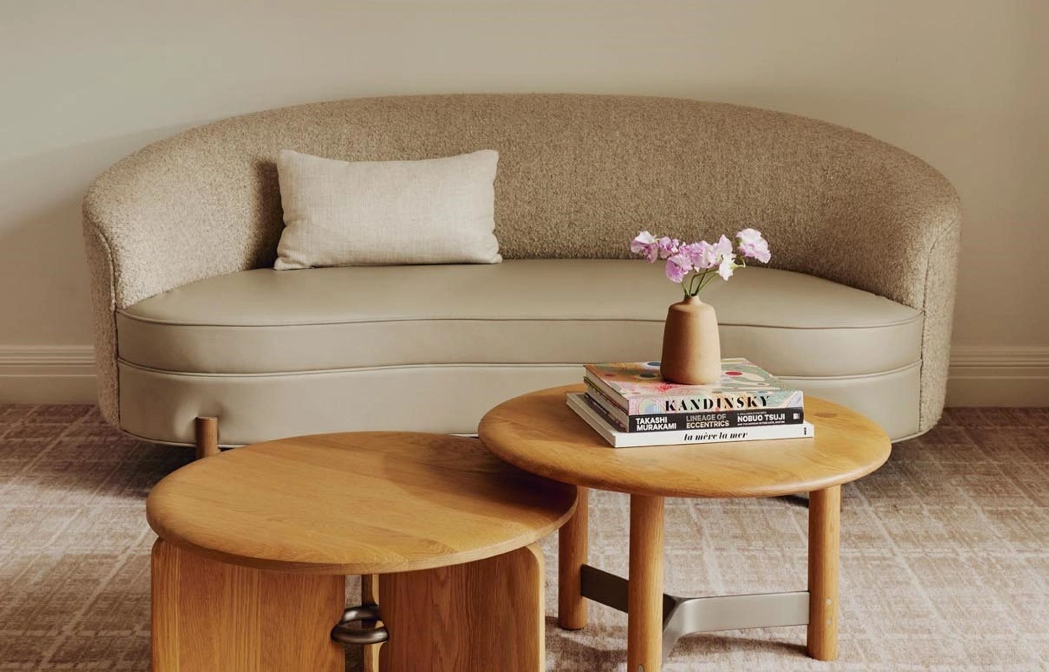 Balcony King area de estar – mesa de centro – decoraçao moderna