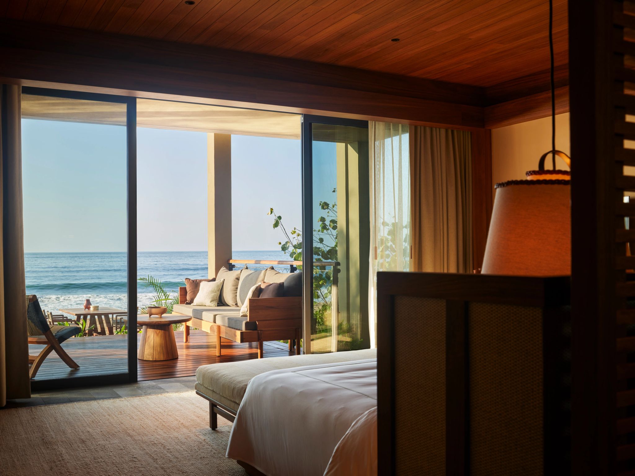 Premier Beachfront Studio Suite terraco privativo - cama king - vista mar