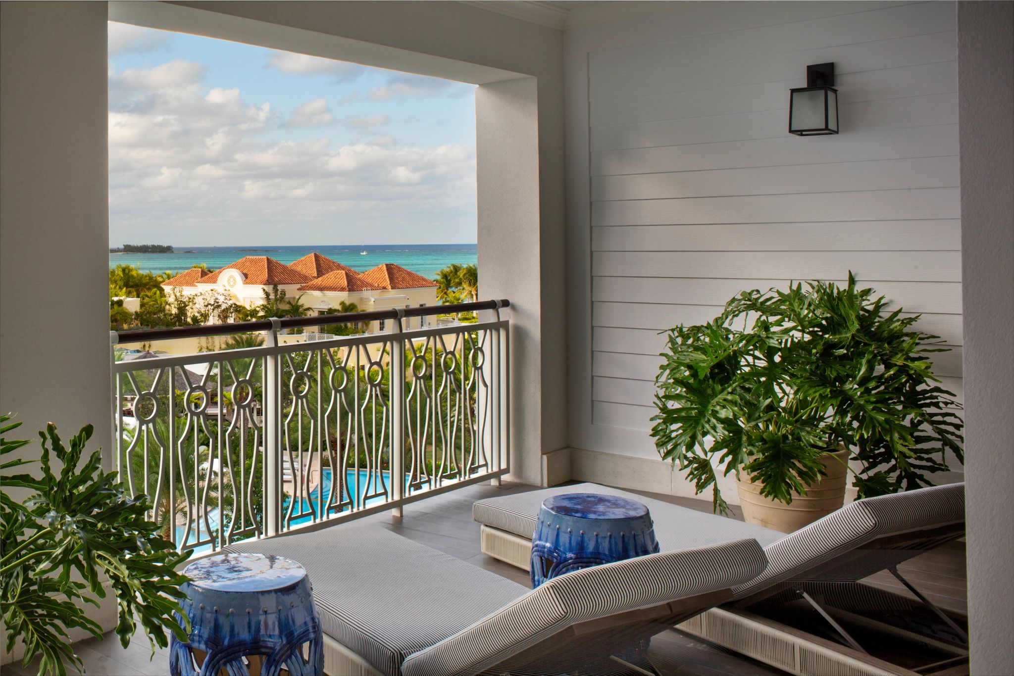 suite com varanda – varanda com vista – vista mar - varanda mobiliada - espreguiçadeira privativa