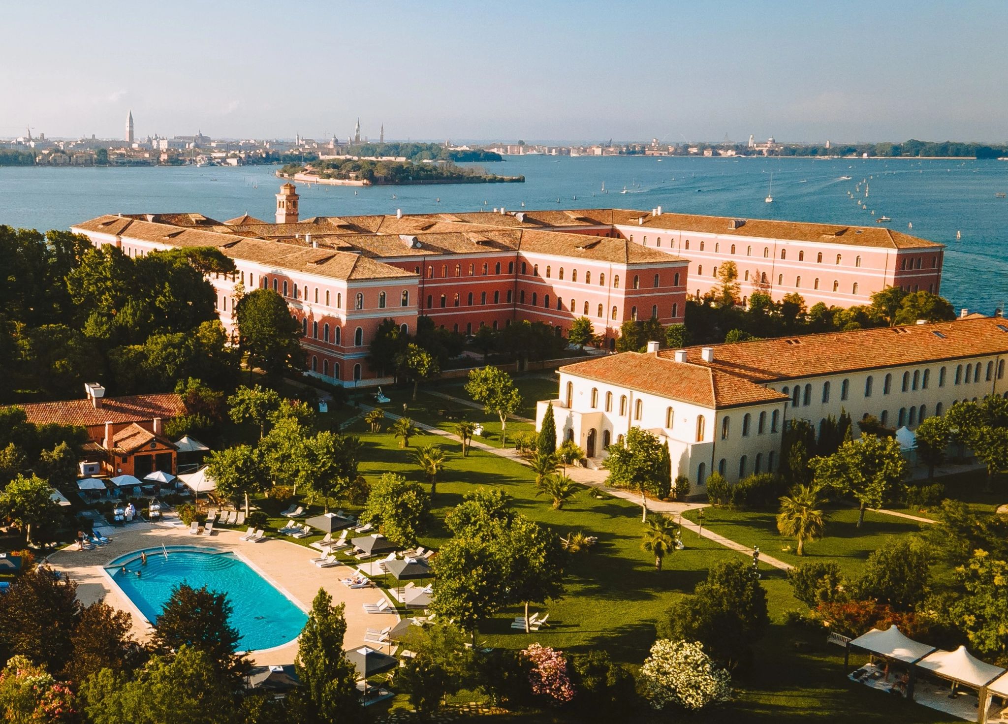 San Clemente Palace hospedagem veneza - vista aerea - hotel com piscina