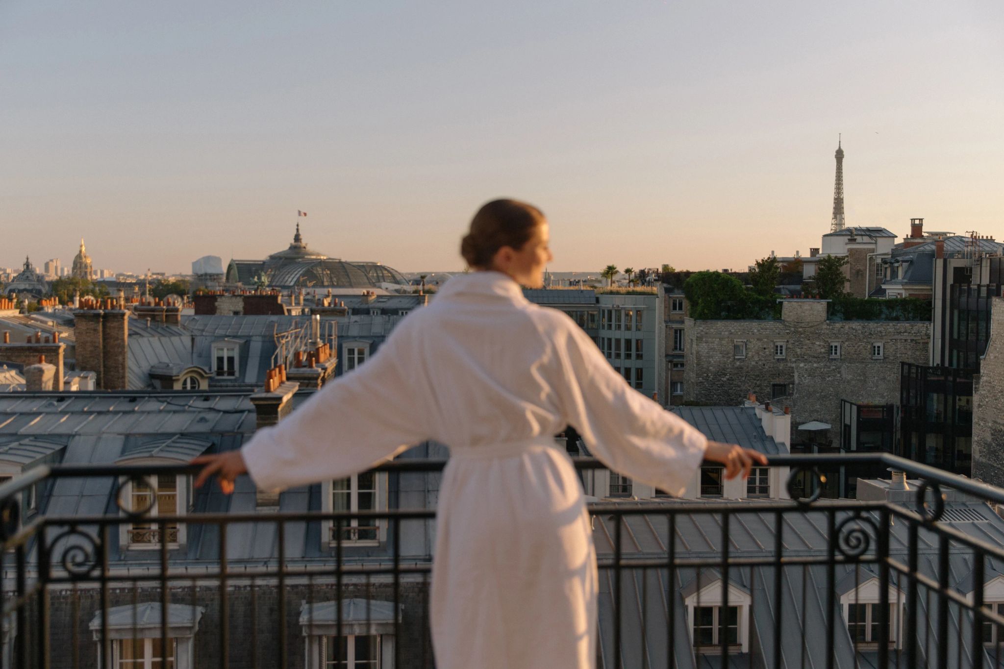 suíte com varanda paris - vista paris