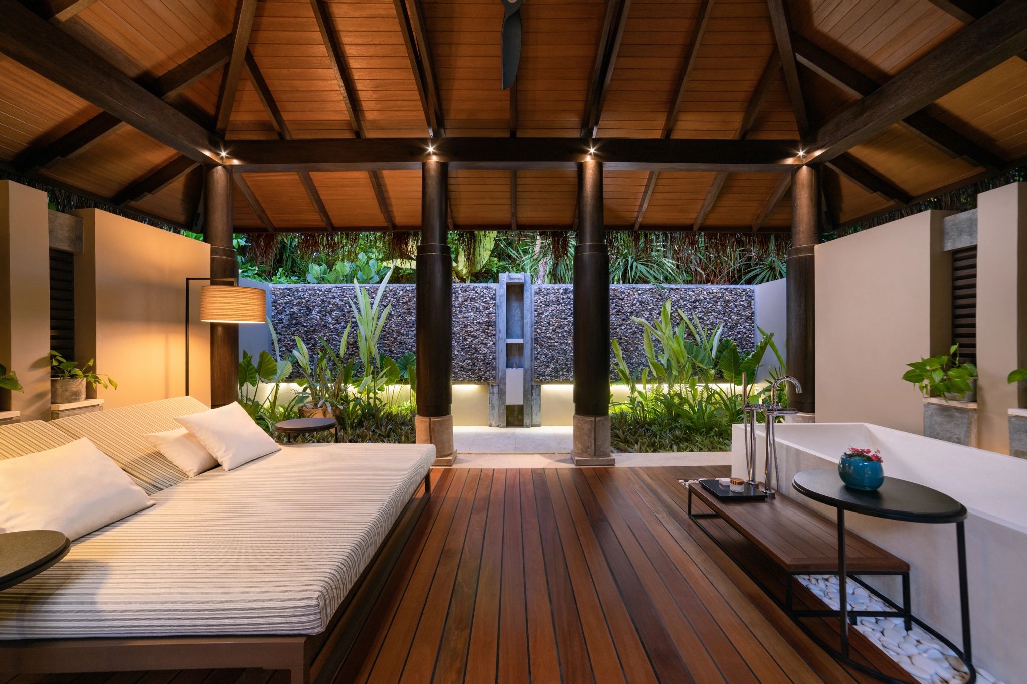 banheiro de luxo – banho relaxante – banheira de imersão