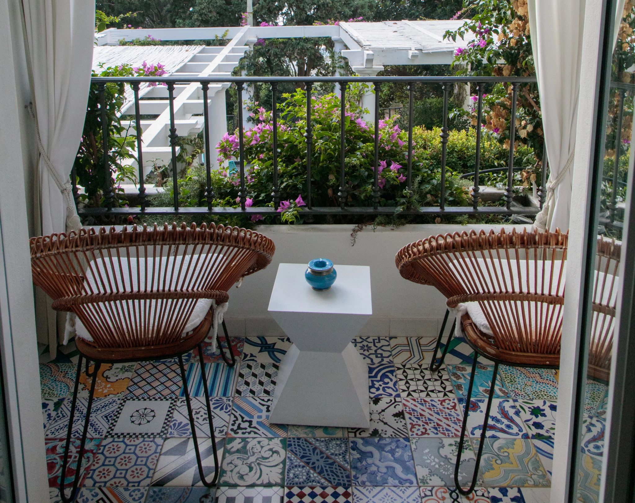 Junior Suite Garden View varanda – vista jardim – cadeiras confortaveis