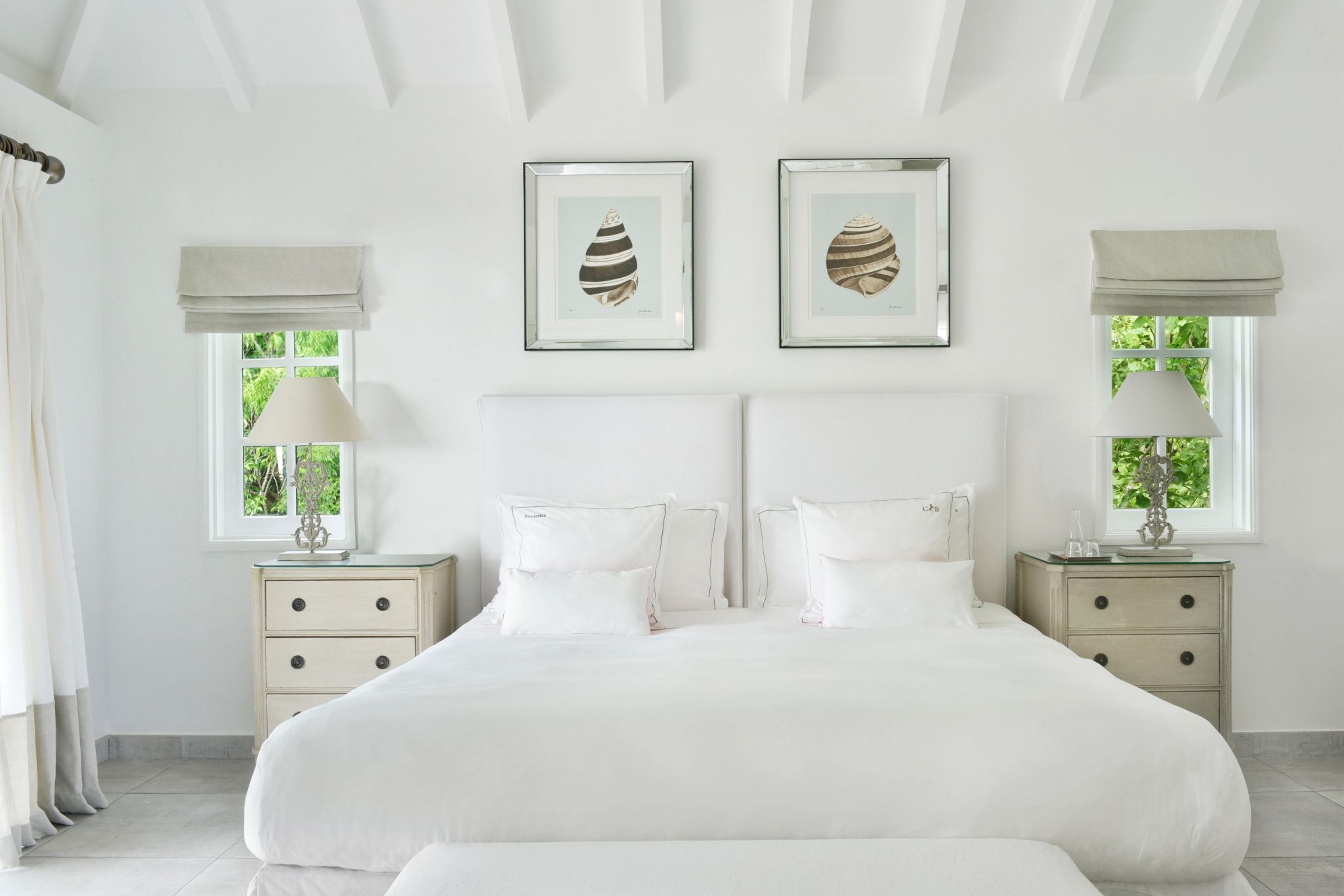 Hillside Bungalow decoração lean - quarto moderno - quarto de hotel