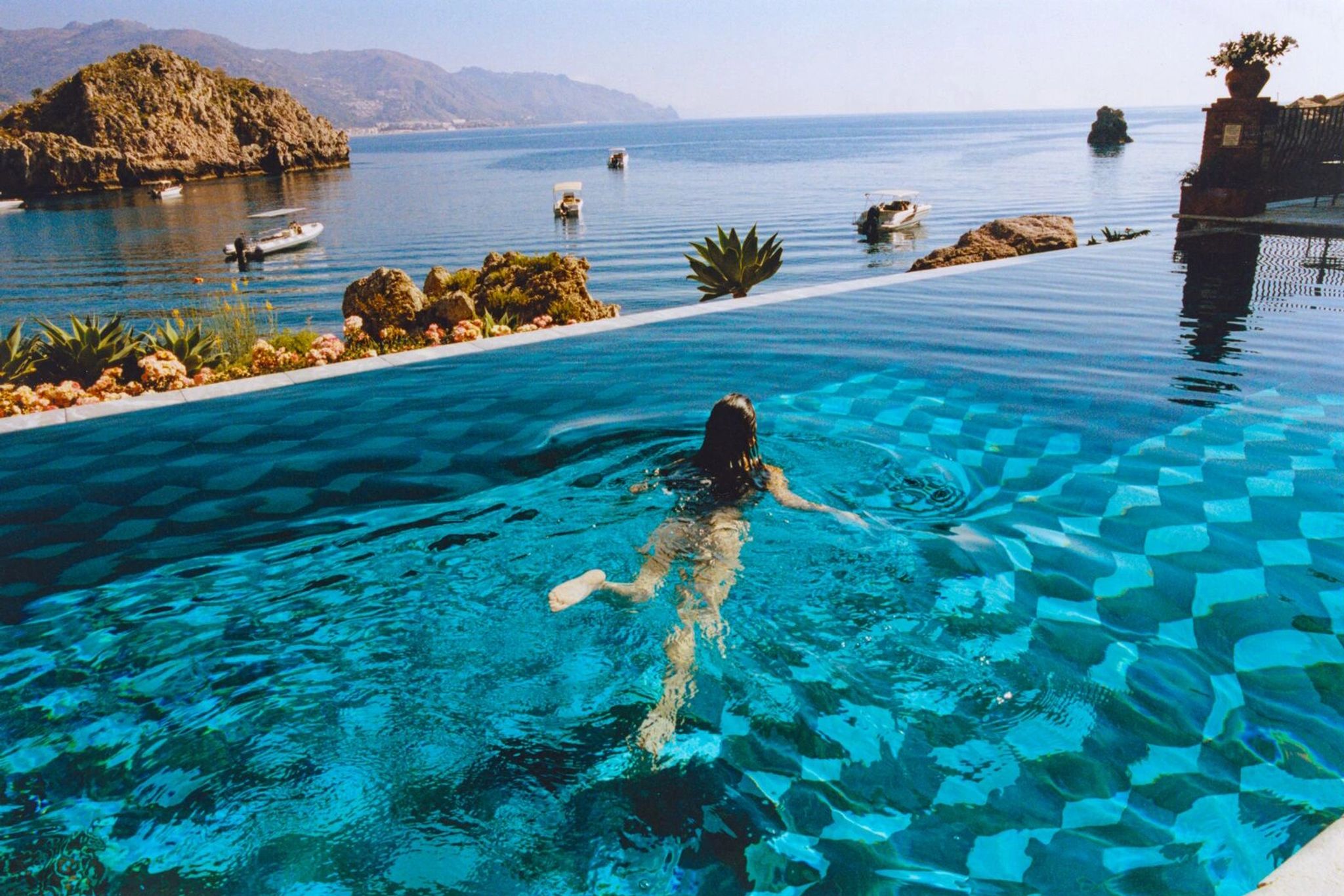 mar azul turquesa – praia privativa – piscina infinita