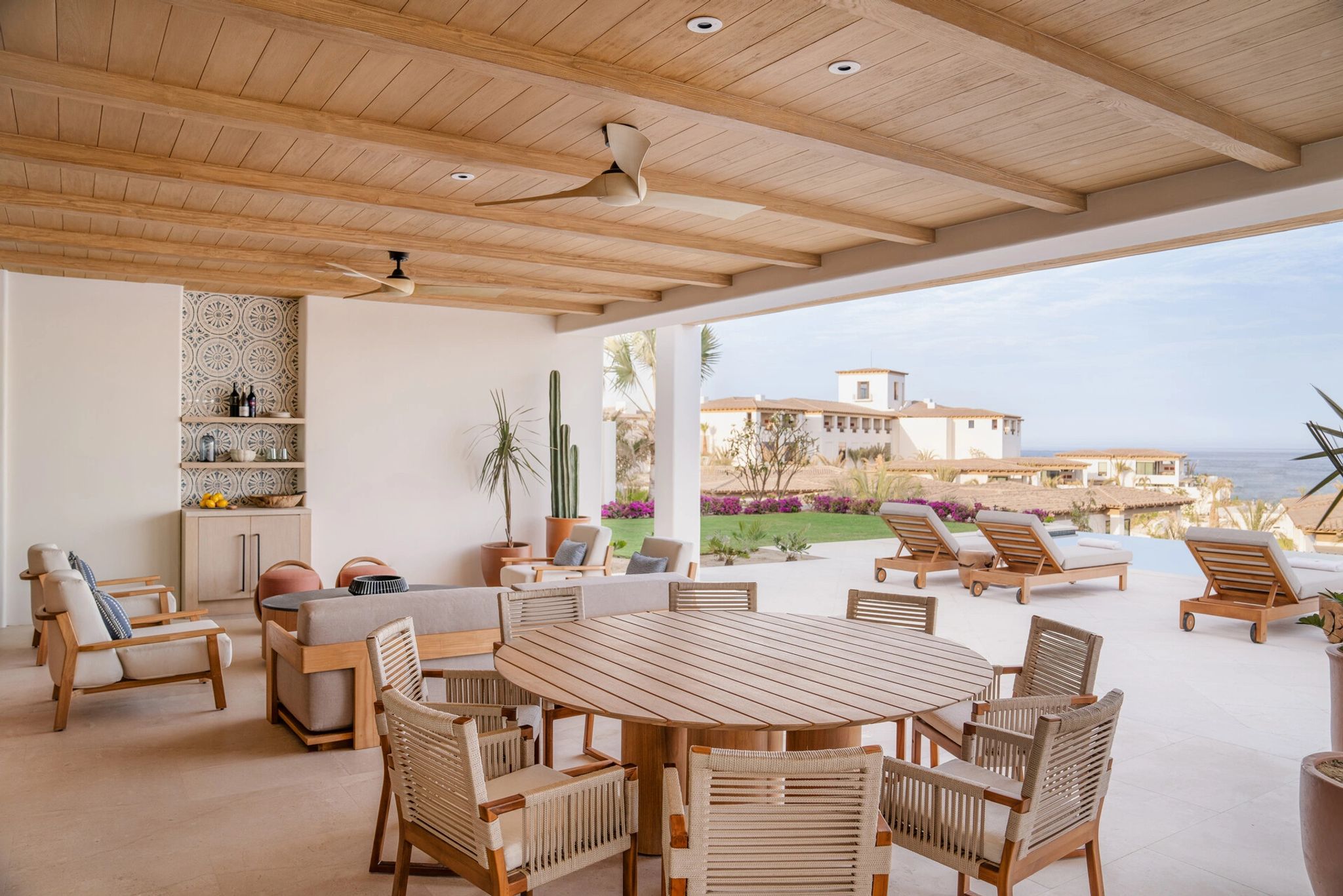 Ocean View Four Bedroom Villa area gourmet - varanda mobiliada - mesa de jantar