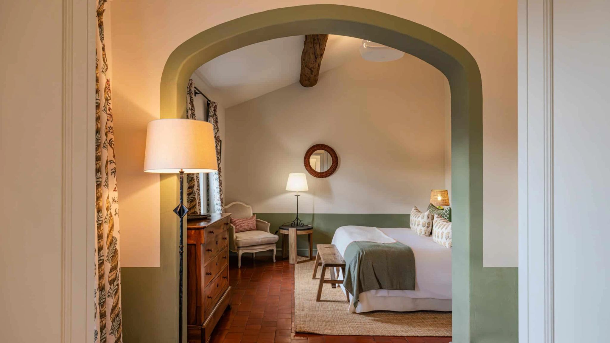 Deluxe quarto de hotel - decoraçao classica - quarto espaçoso